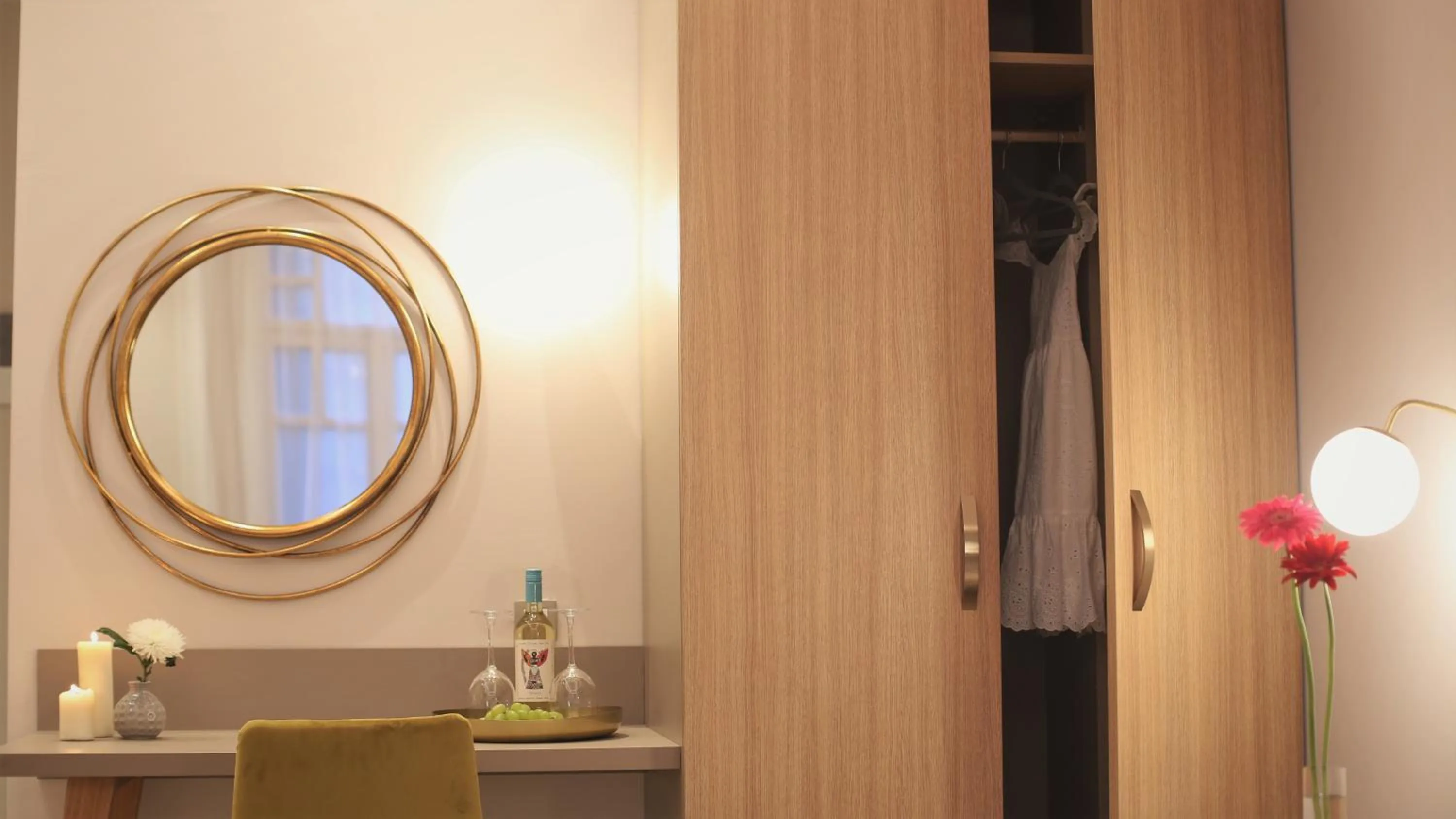 Decorative detail in Plaza 1866 Superior City Rooms