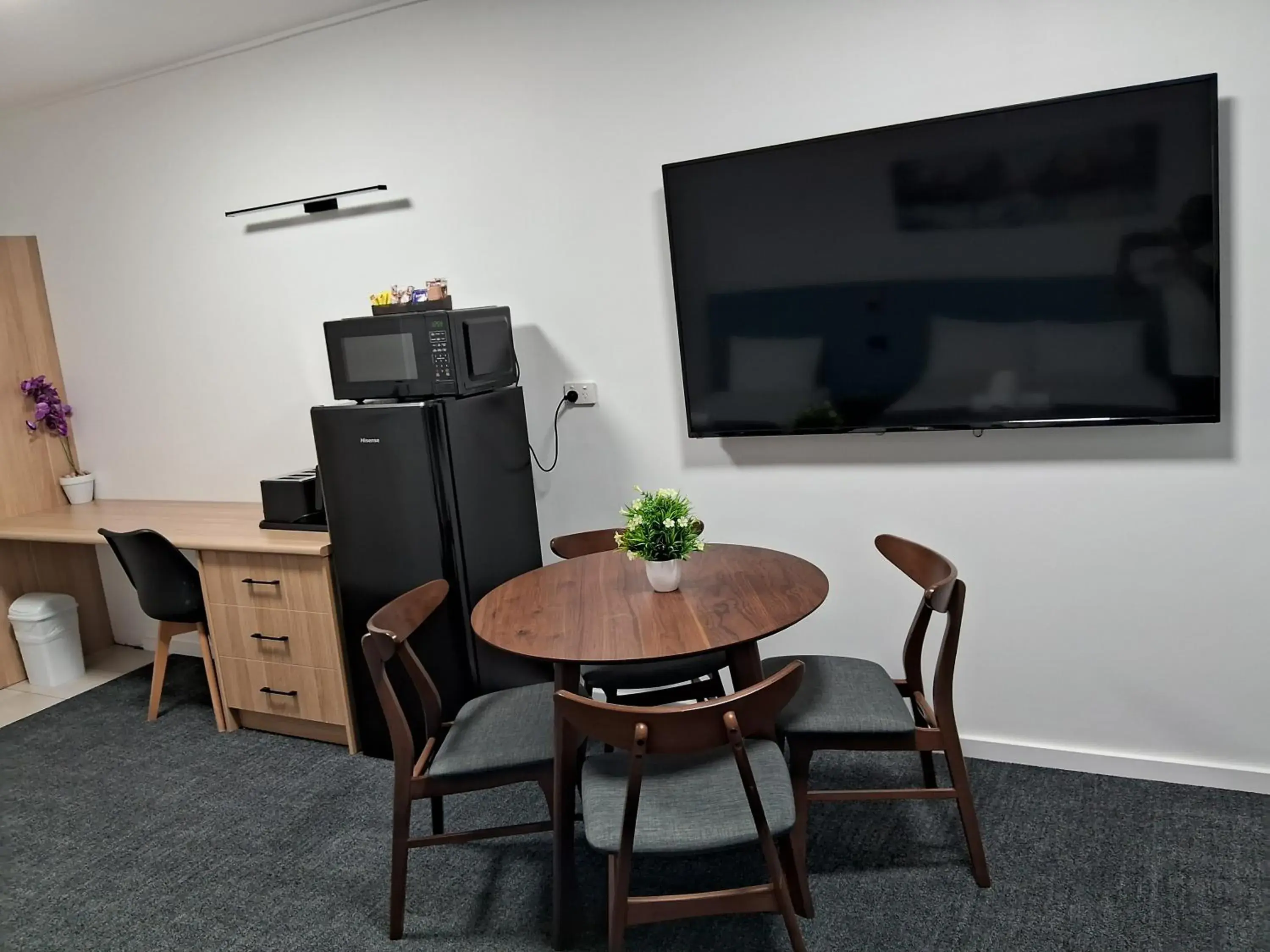 Mid City Motor Inn Mid City Motor Inn