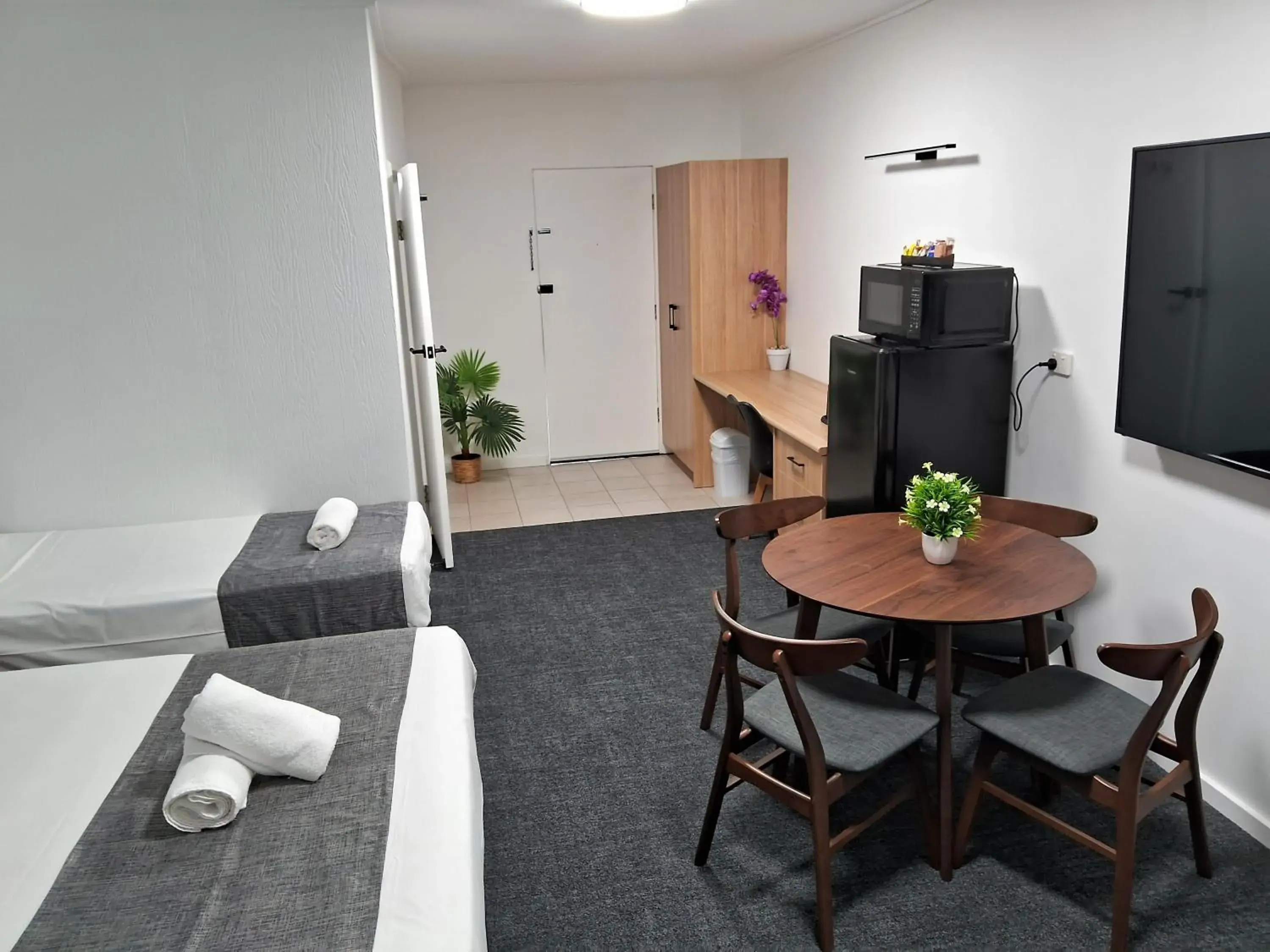 Mid City Motor Inn Mid City Motor Inn