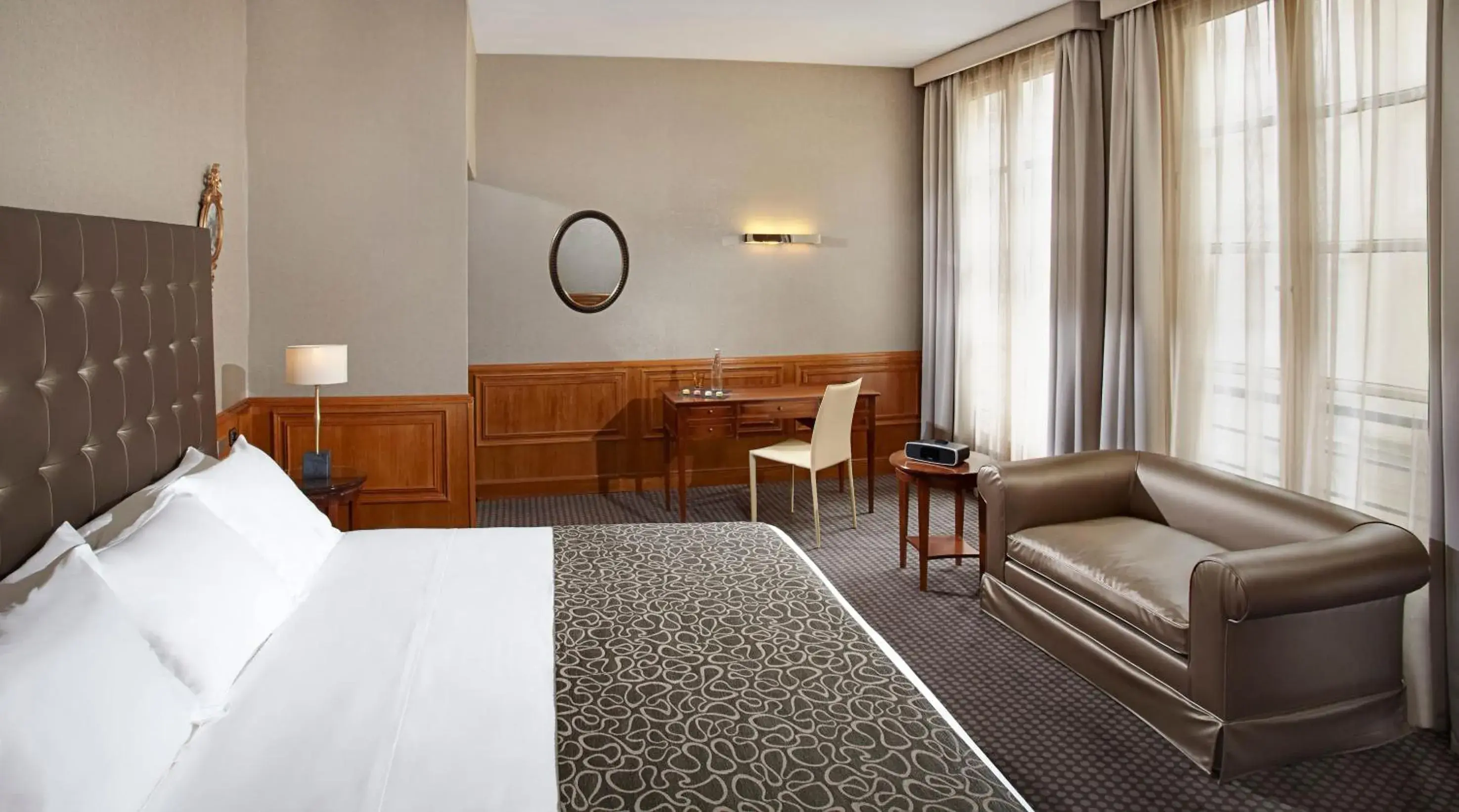 Bed in Meliá Paris Vendôme Bed in Meliá Paris Vendôme