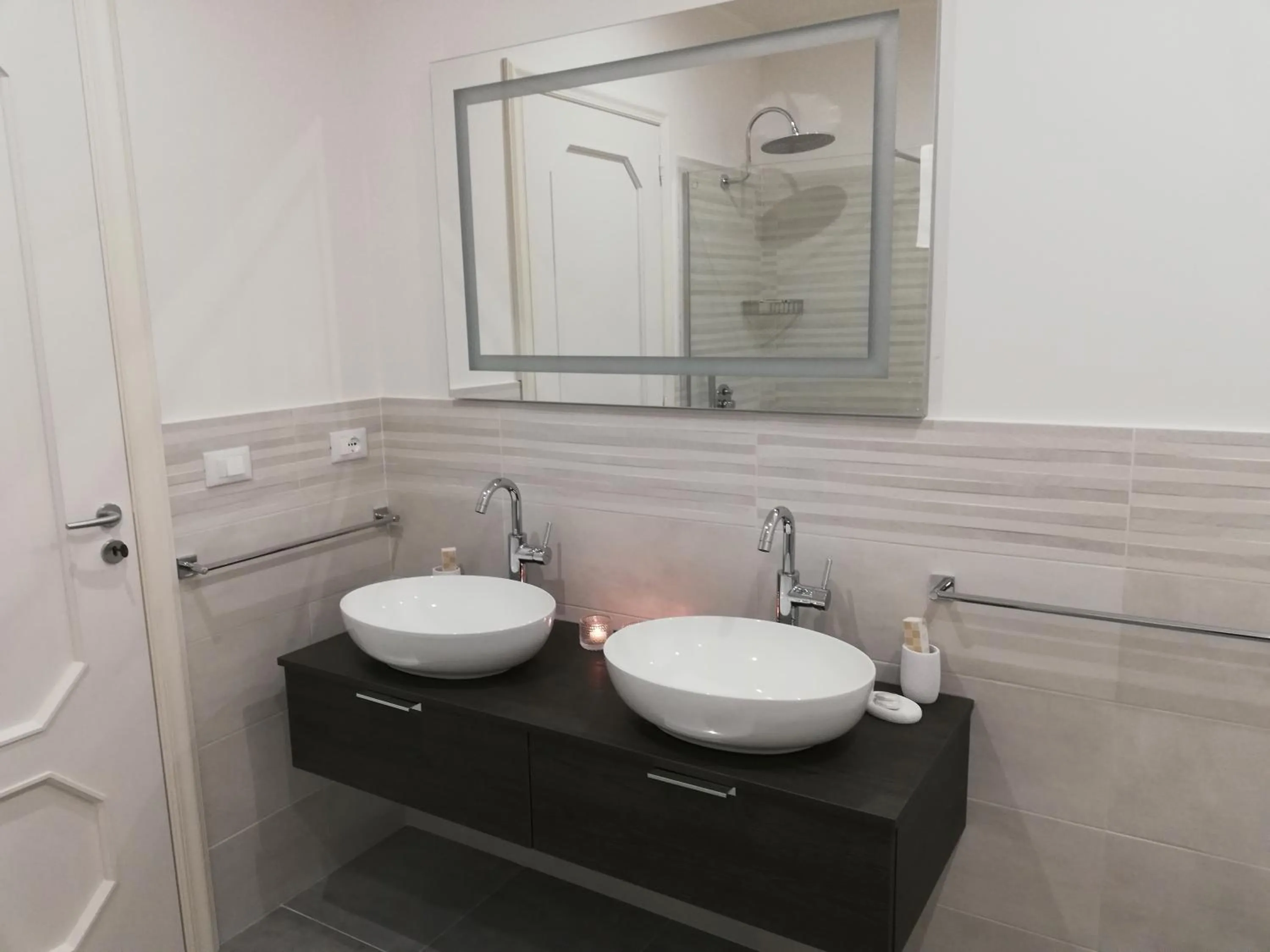 Standard Double or Twin Room with Balcony in Kaloneiro Guest House
