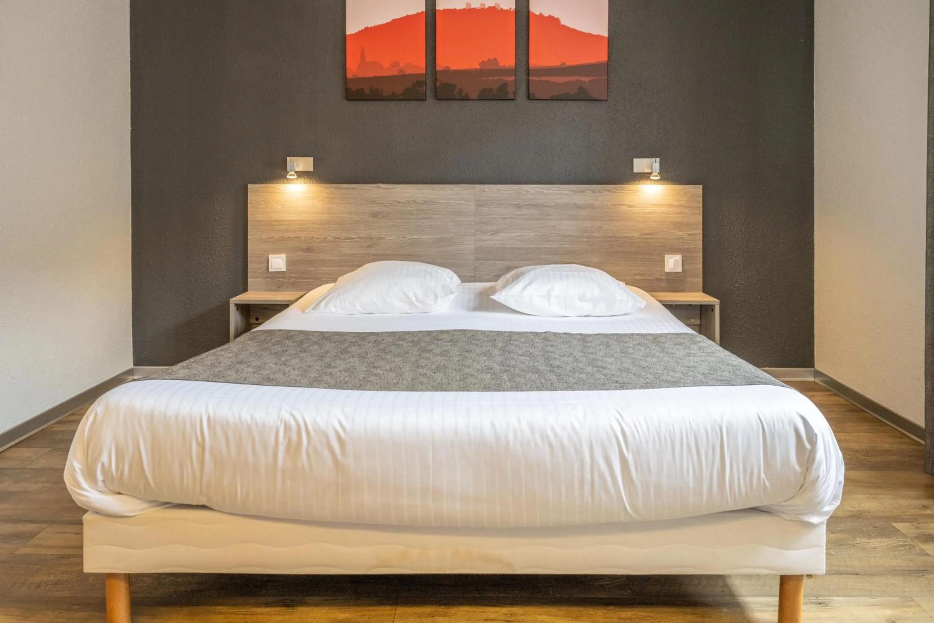 Bed in Hotel Colmar Vignes Eguisheim