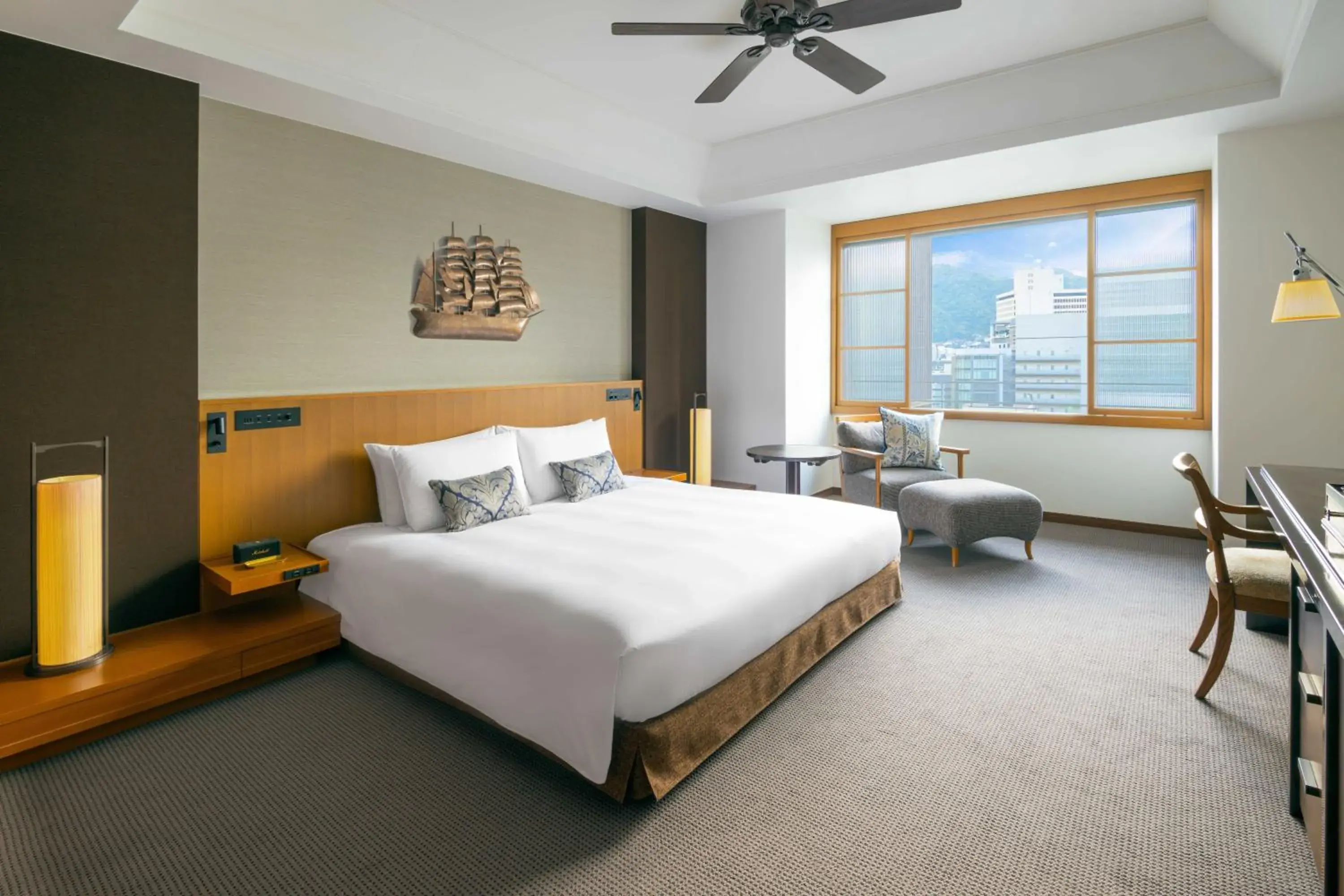 View (from property/room), Bed in Oriental Hotel View (from property/room), Bed in Oriental Hotel