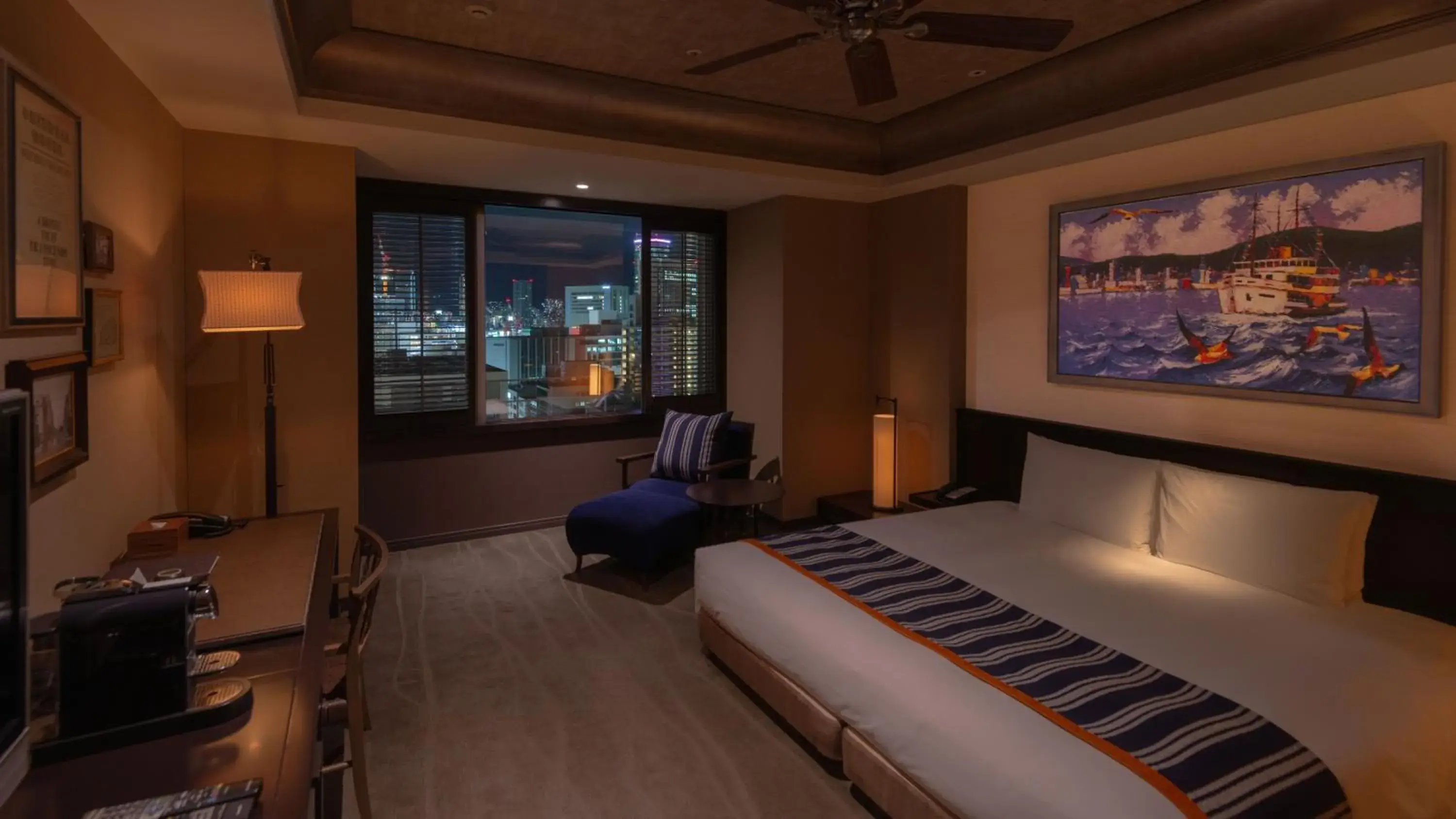 View (from property/room), Bed in Oriental Hotel View (from property/room), Bed in Oriental Hotel