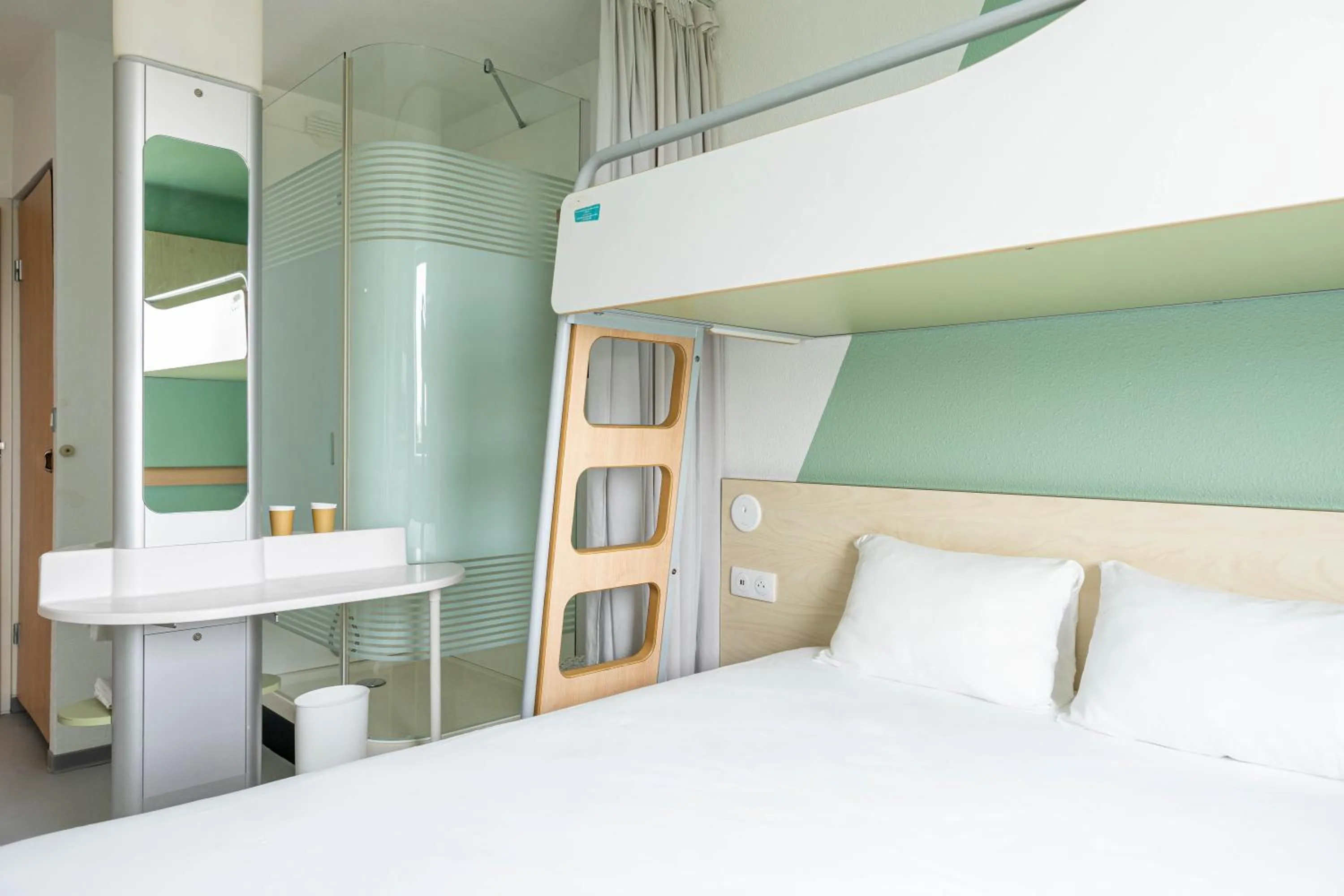 Bed in ibis budget Toulouse Aeroport