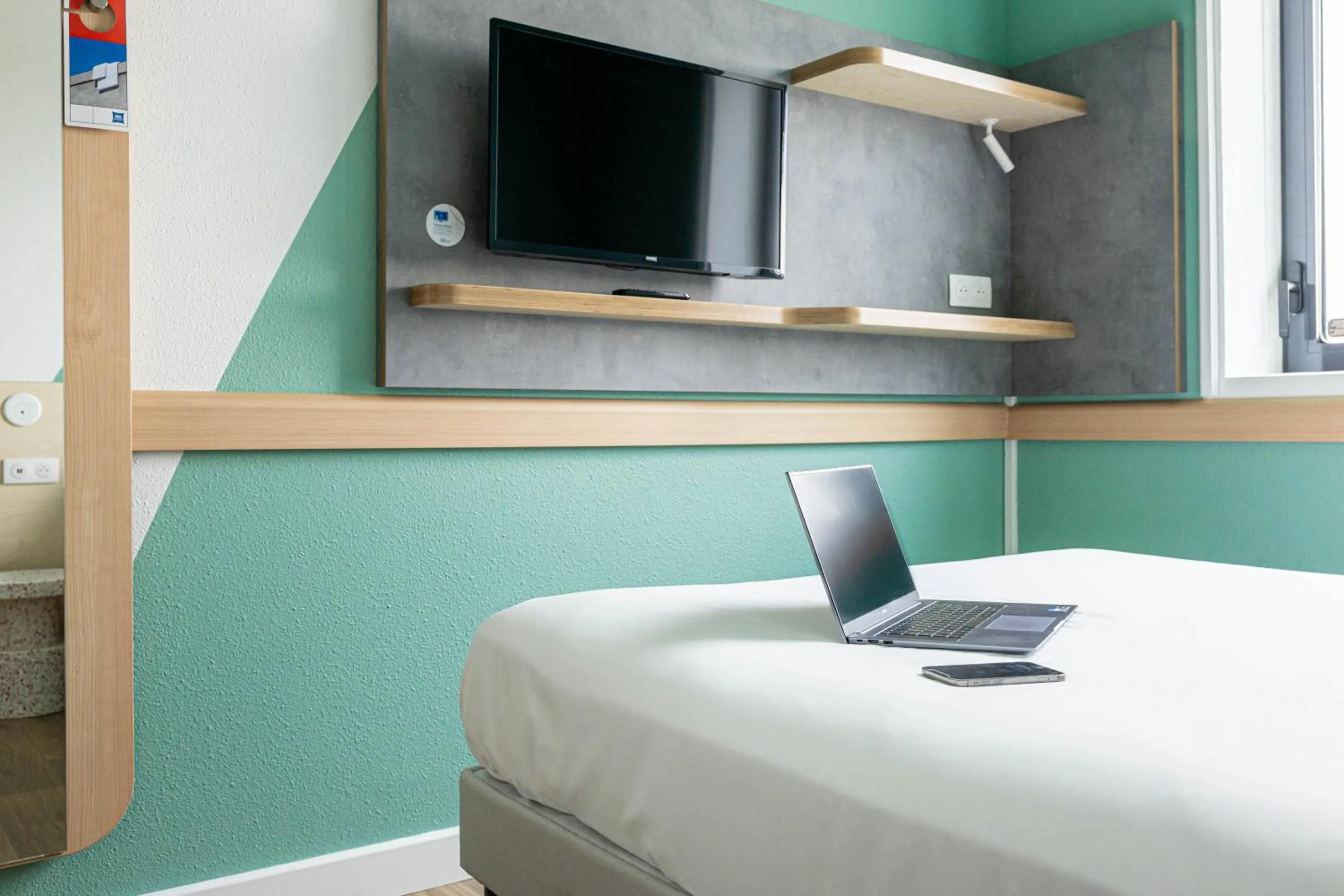 Bed in ibis budget Toulouse Aeroport