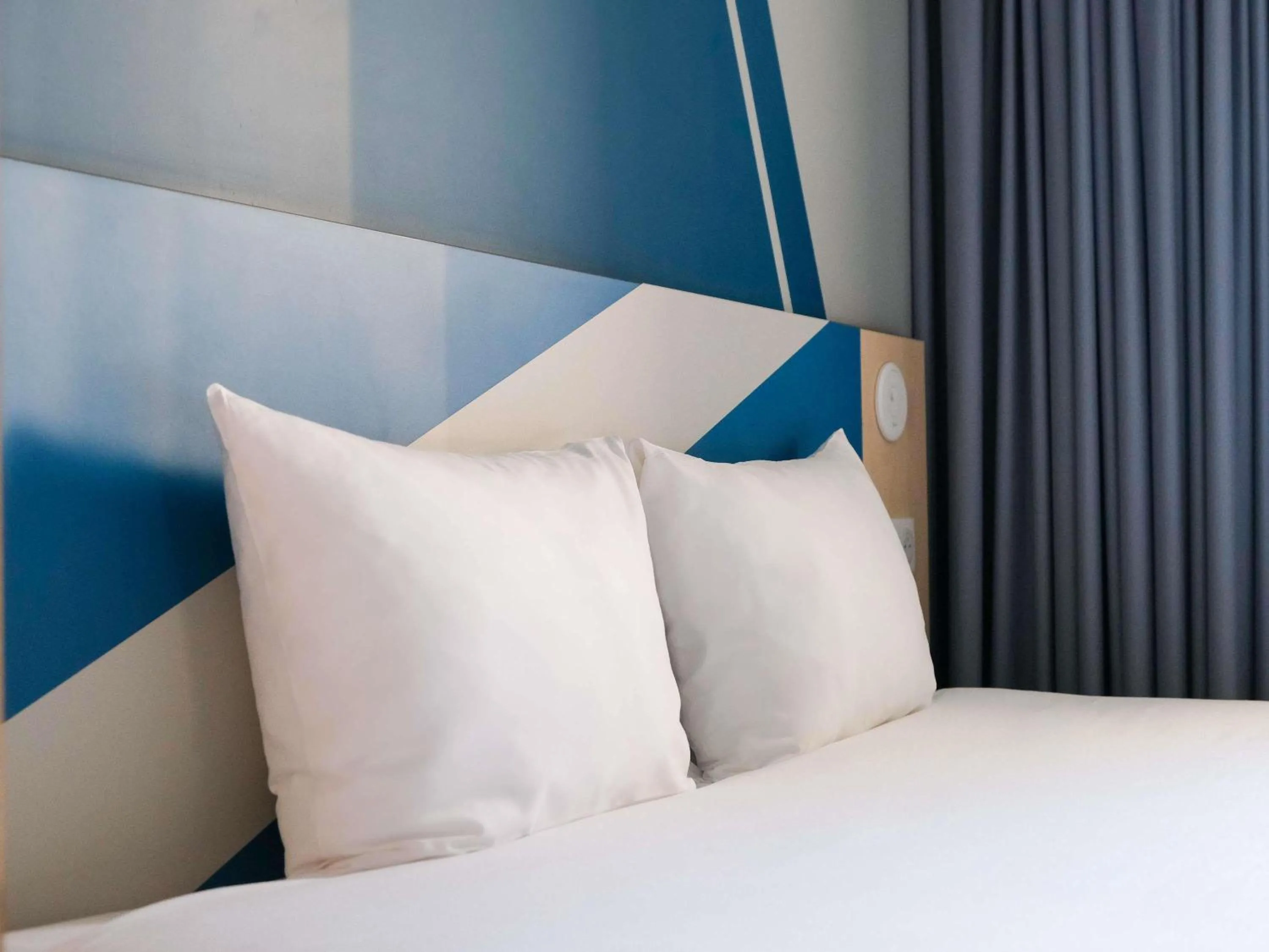 Superior Double Room in ibis budget Toulouse Aeroport