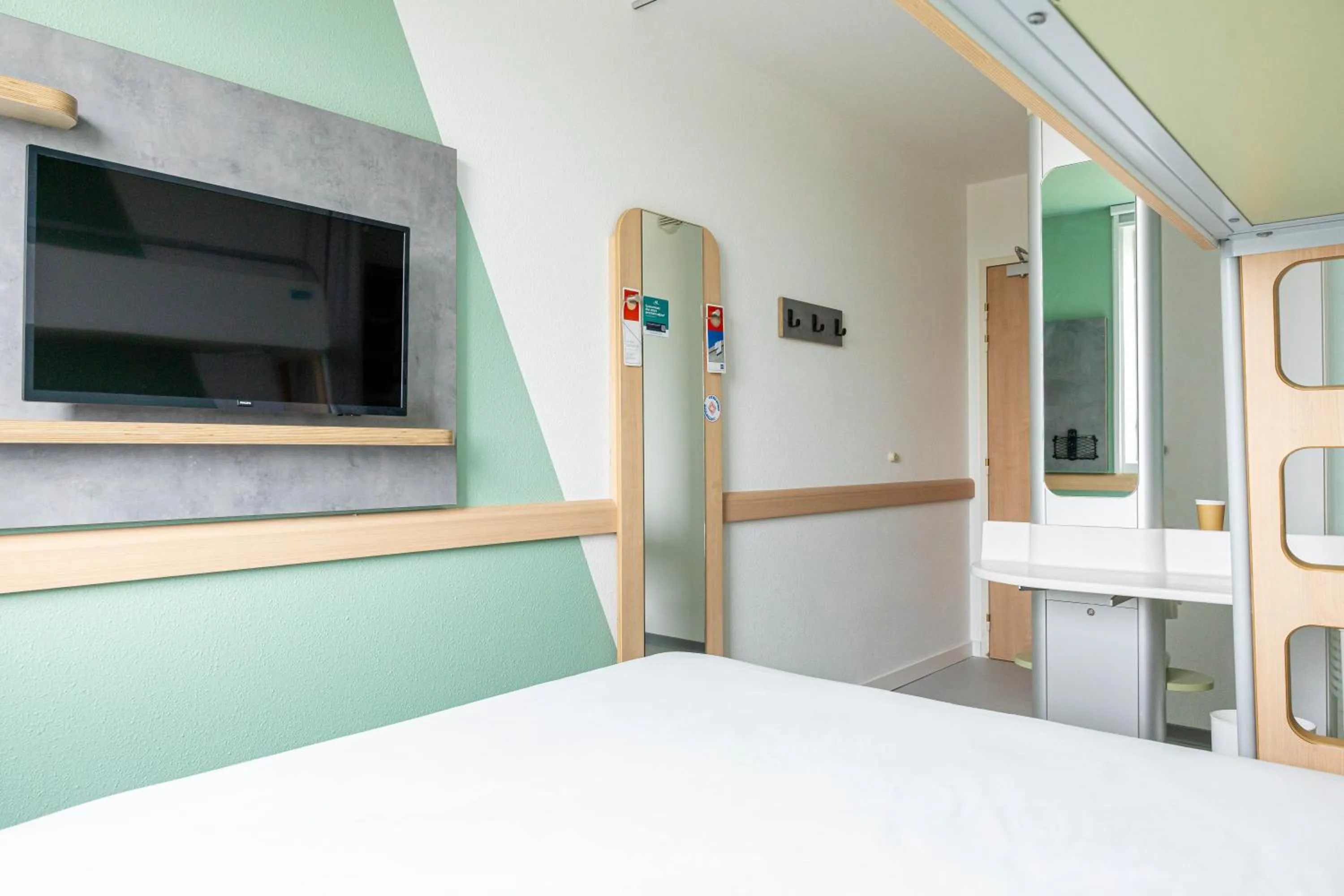 Bed in ibis budget Toulouse Aeroport