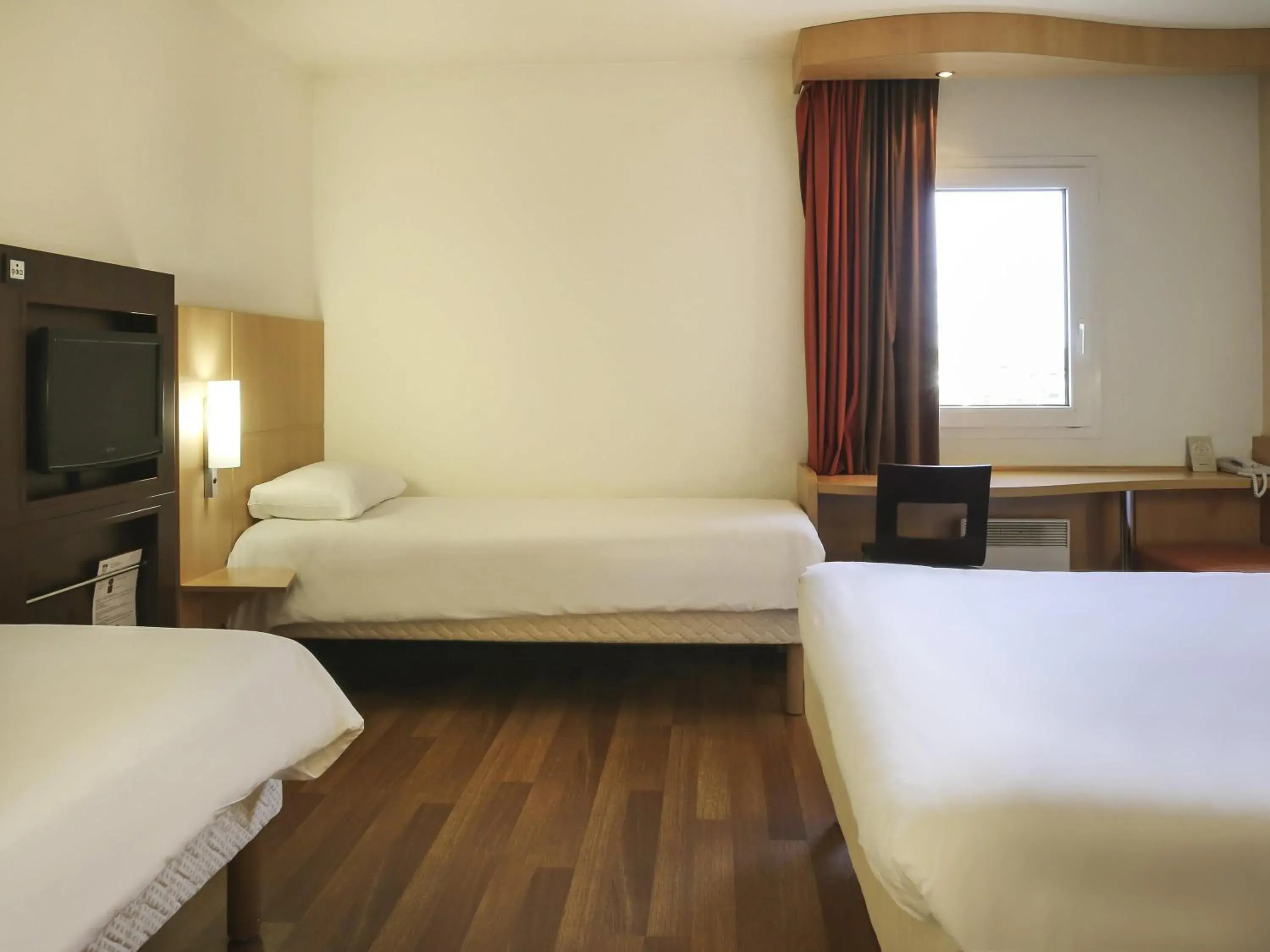 Bedroom, Bed in ibis Bourg Jasseron/Teyssonge Bedroom, Bed in ibis Bourg Jasseron/Teyssonge