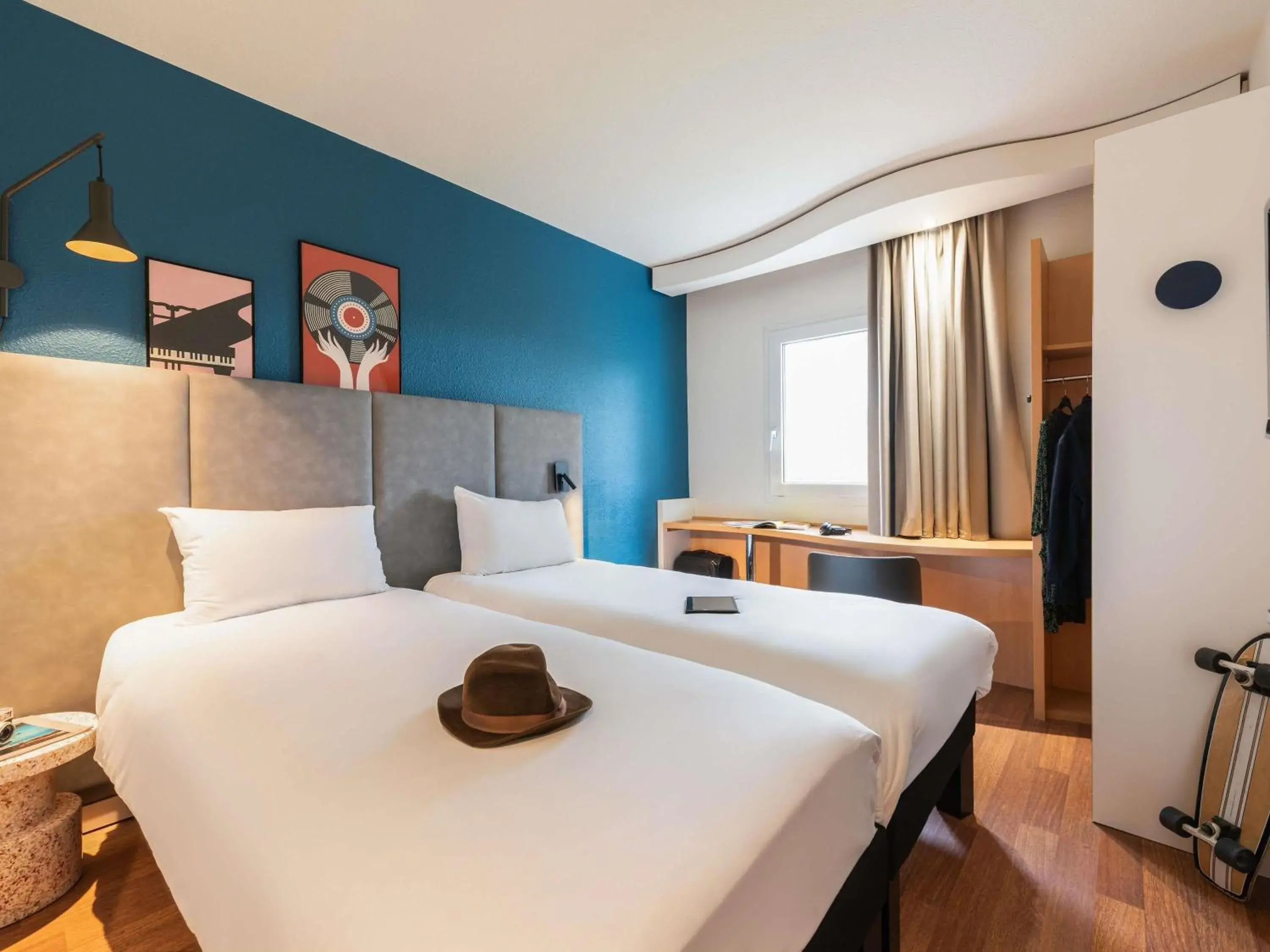 Property building, Bed in ibis Bourg Jasseron/Teyssonge Property building, Bed in ibis Bourg Jasseron/Teyssonge