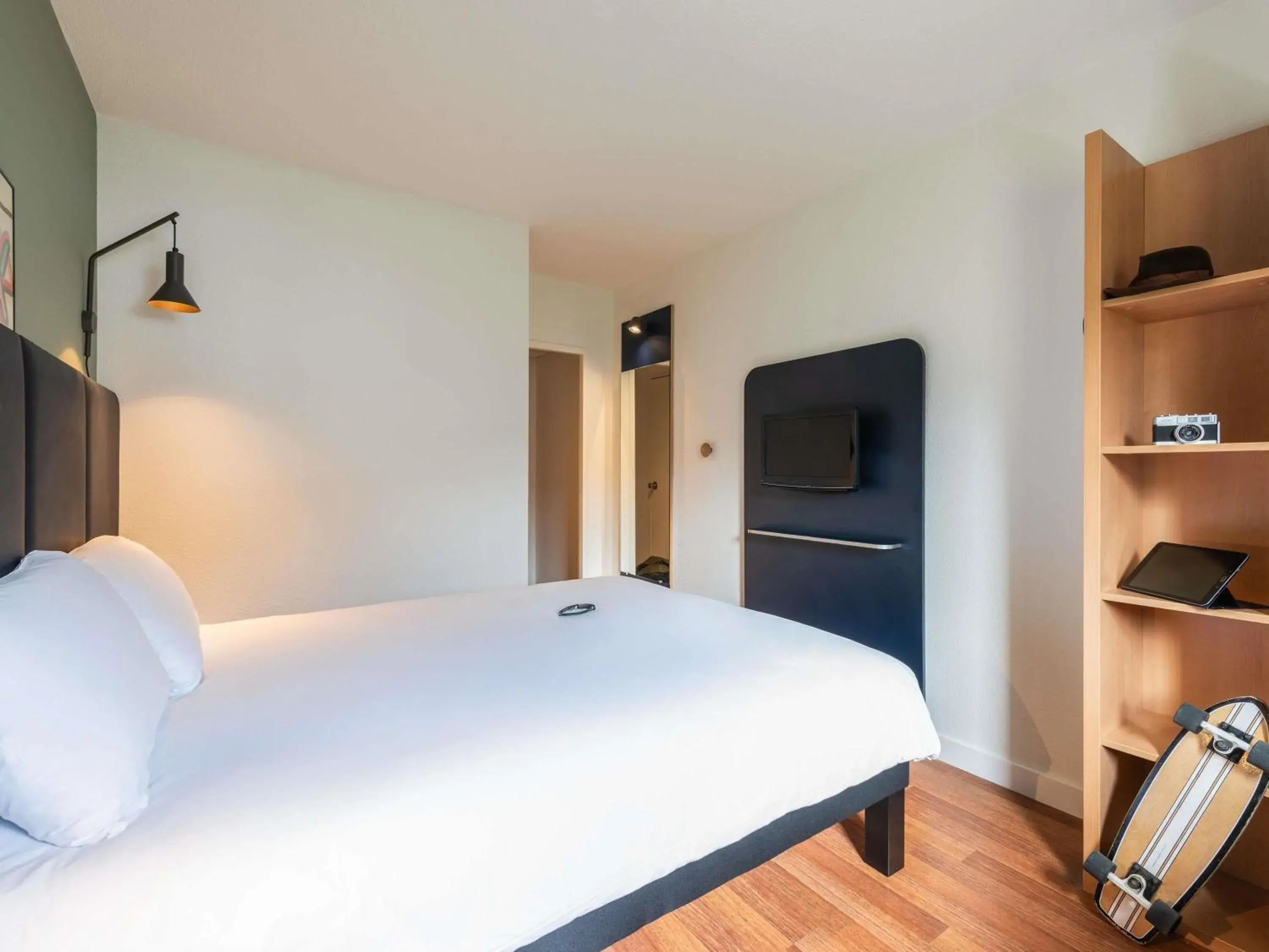 Property building, Bed in ibis Bourg Jasseron/Teyssonge Property building, Bed in ibis Bourg Jasseron/Teyssonge