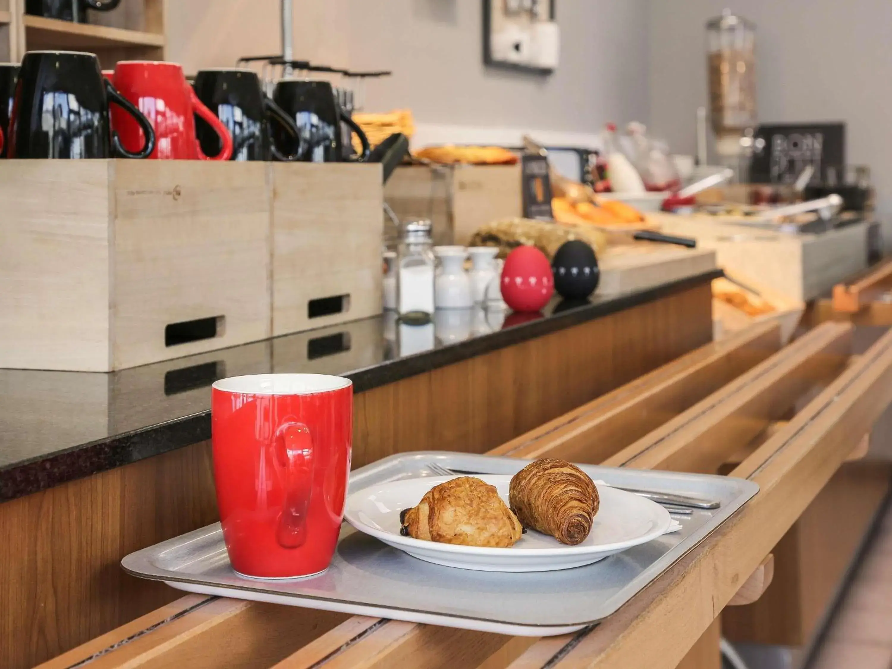 Breakfast in ibis Bourg Jasseron/Teyssonge Breakfast in ibis Bourg Jasseron/Teyssonge