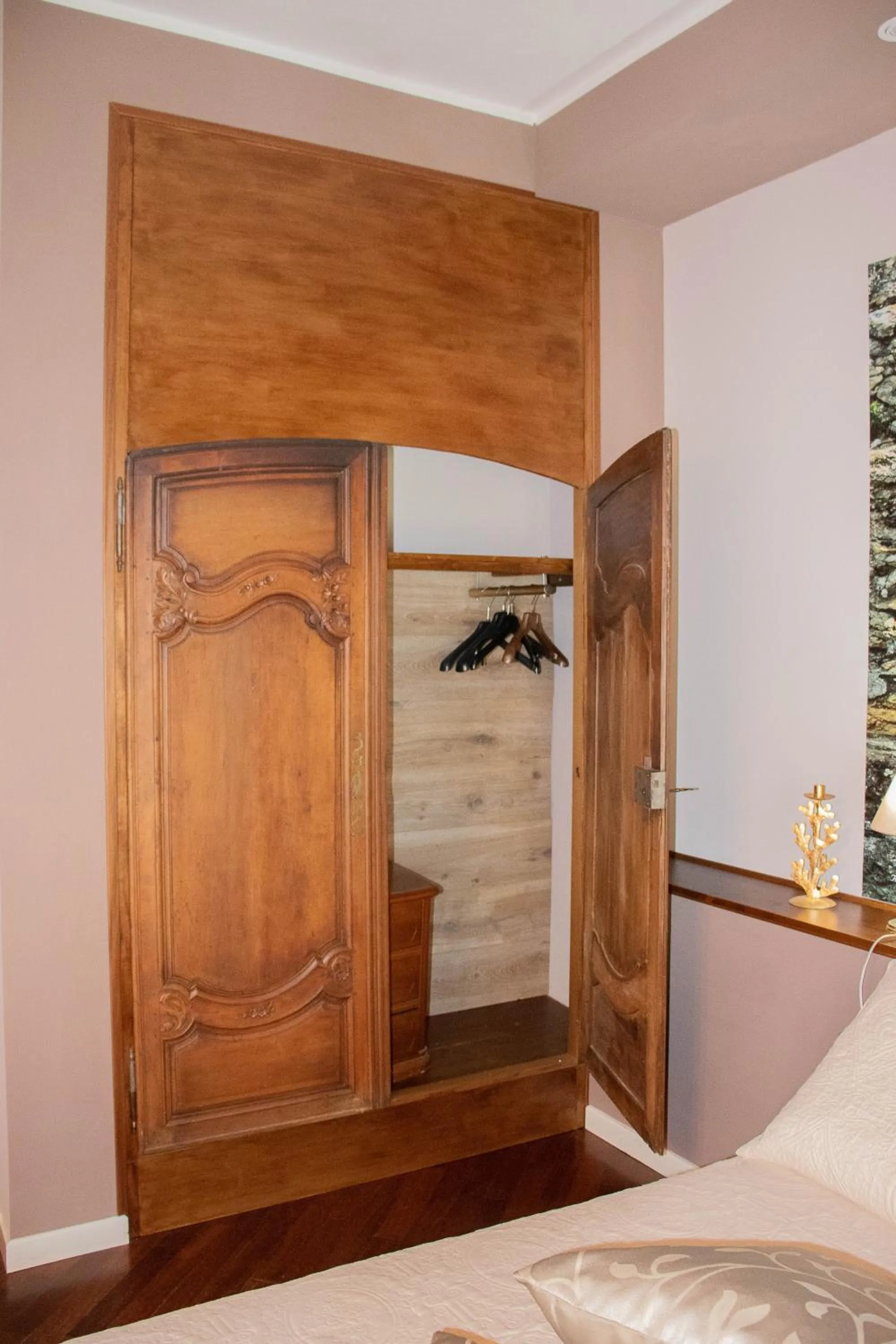 Decorative detail, Bed in La Casa di Adele Cagliari B&B