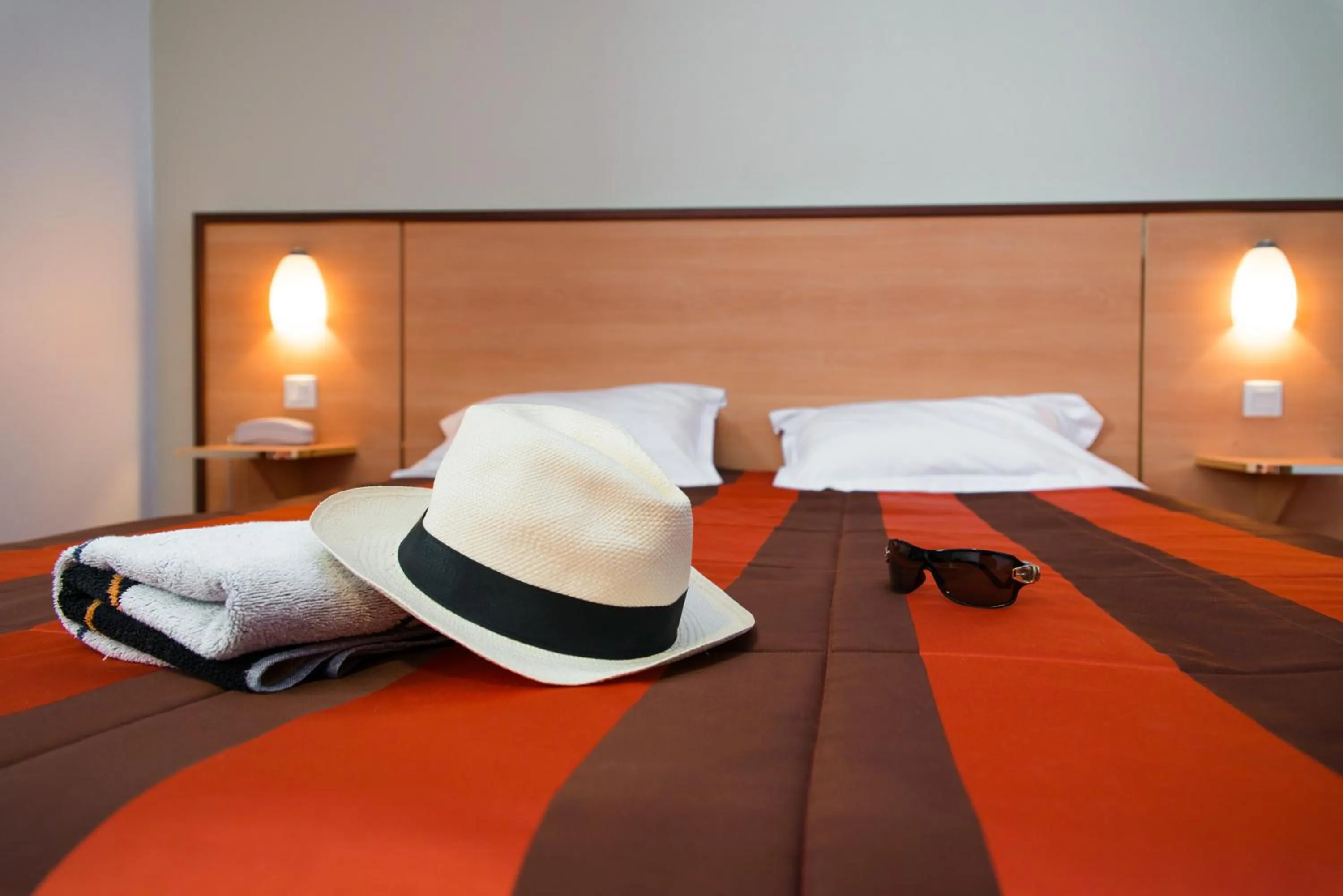 Bed in Brit Hotel Saint Malo – Le Transat