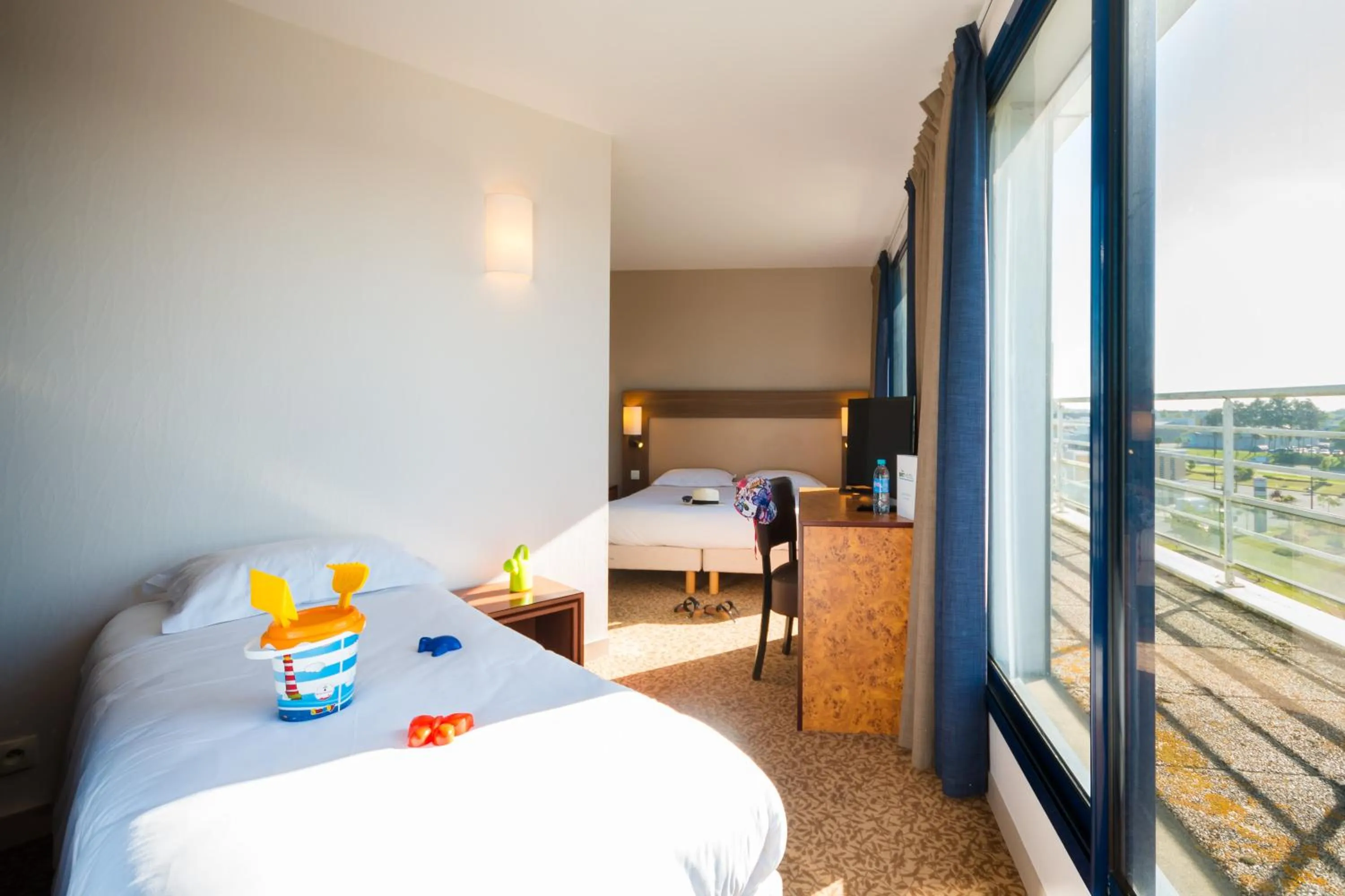 Bed in Brit Hotel Saint Malo – Le Transat
