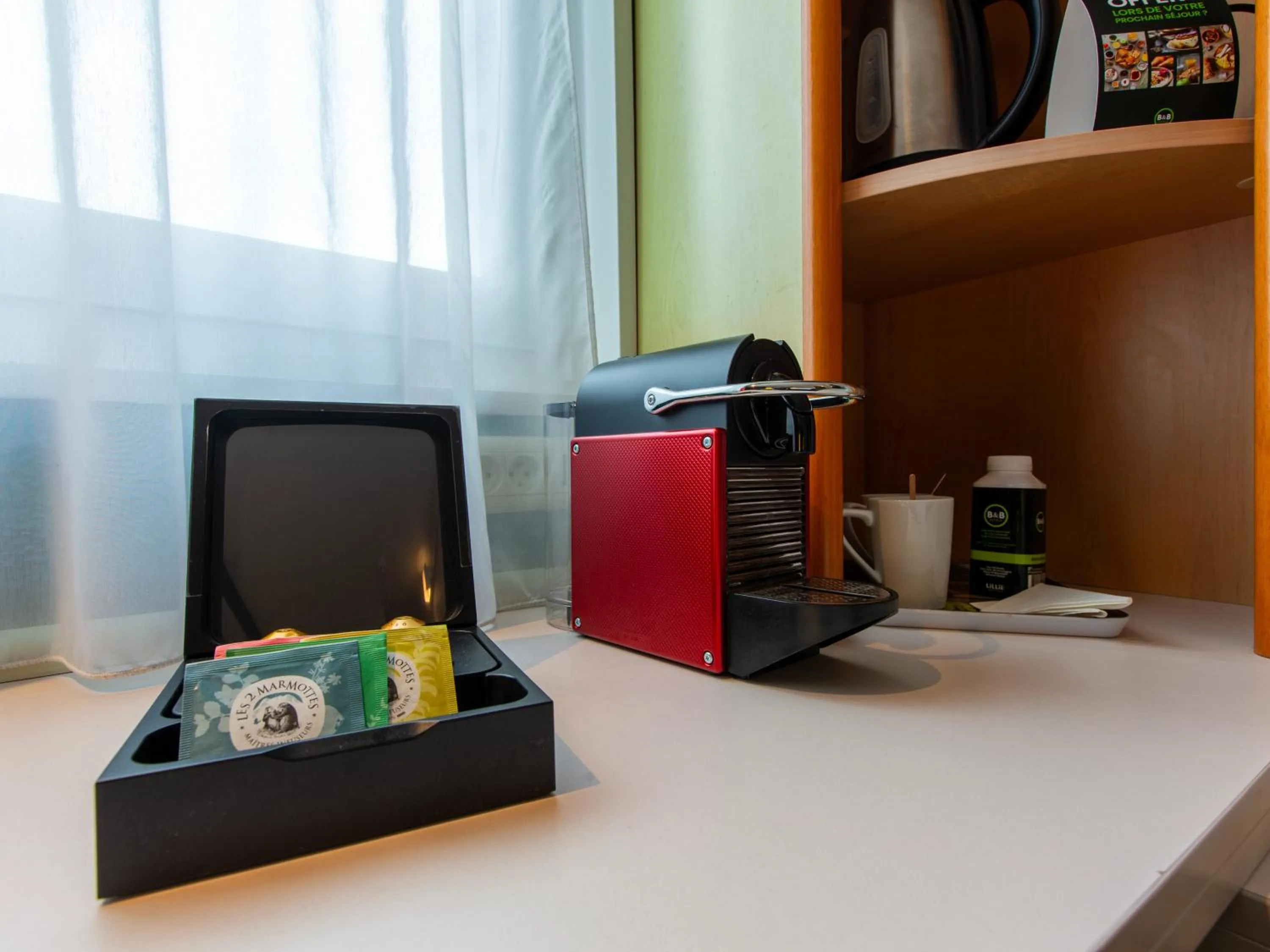 Coffee/tea facilities in B&B HOTEL Orléans Nord Saran