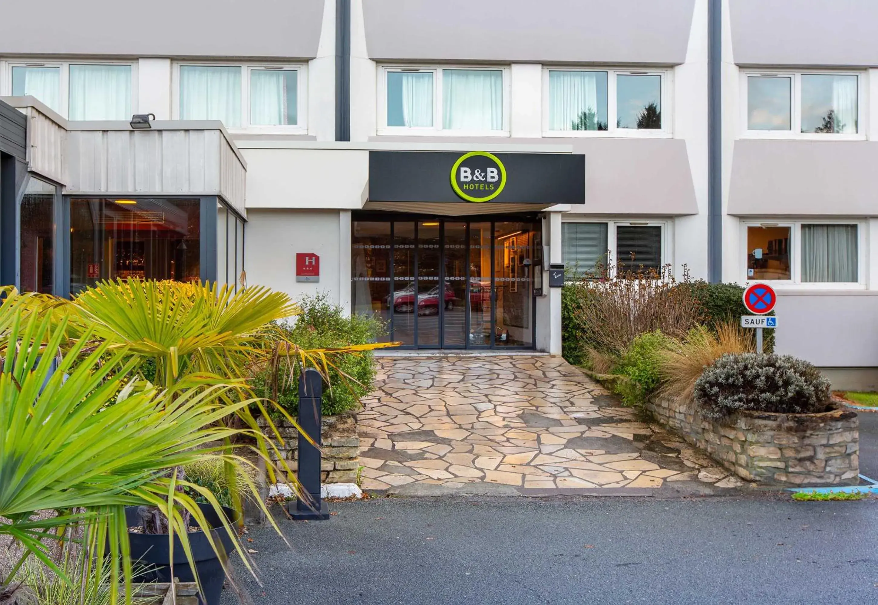 Facade/entrance in B&B HOTEL Orléans Nord Saran Facade/entrance in B&B HOTEL Orléans Nord Saran