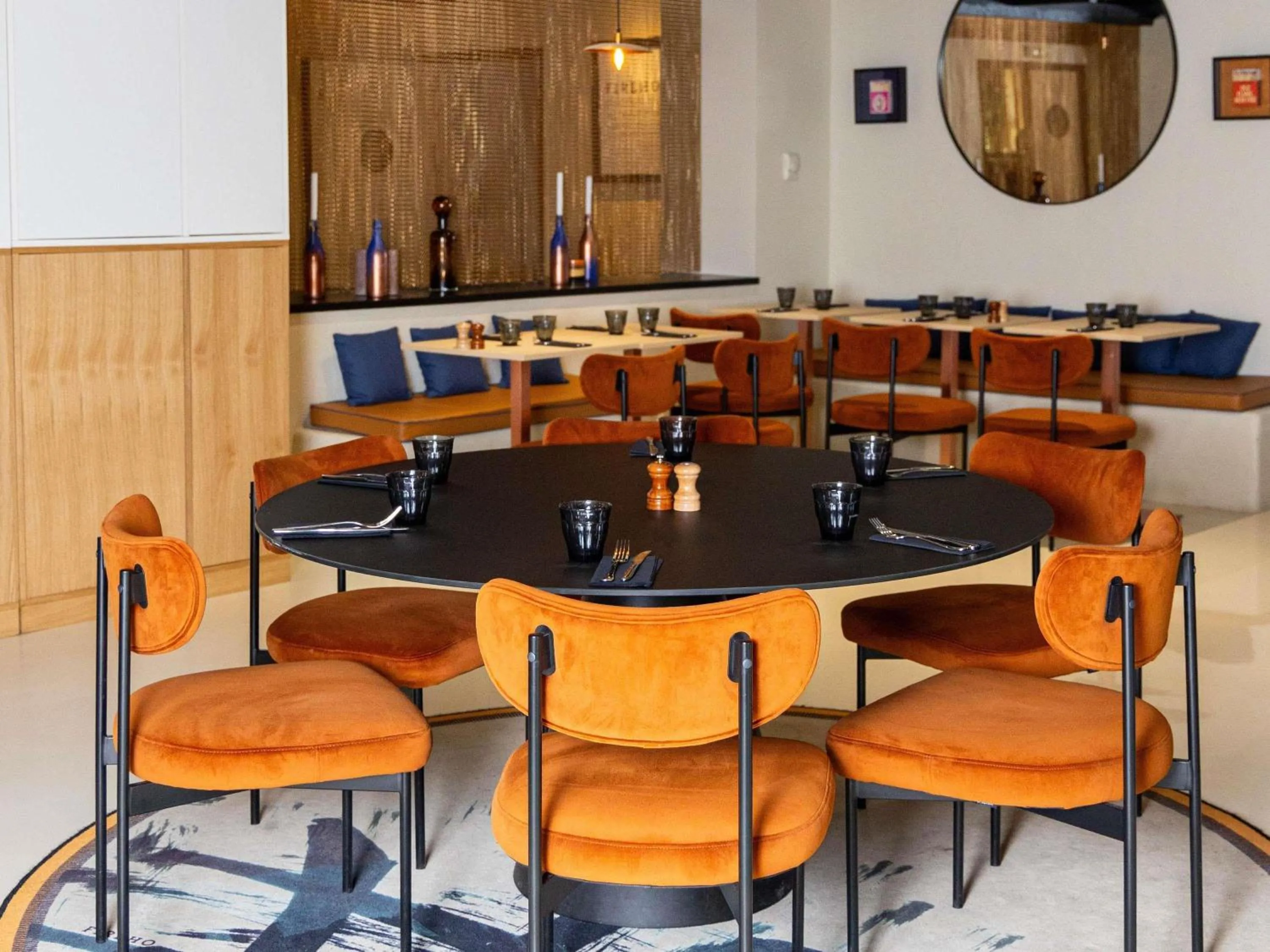 Restaurant/places to eat in ibis Paris Porte D'Orleans