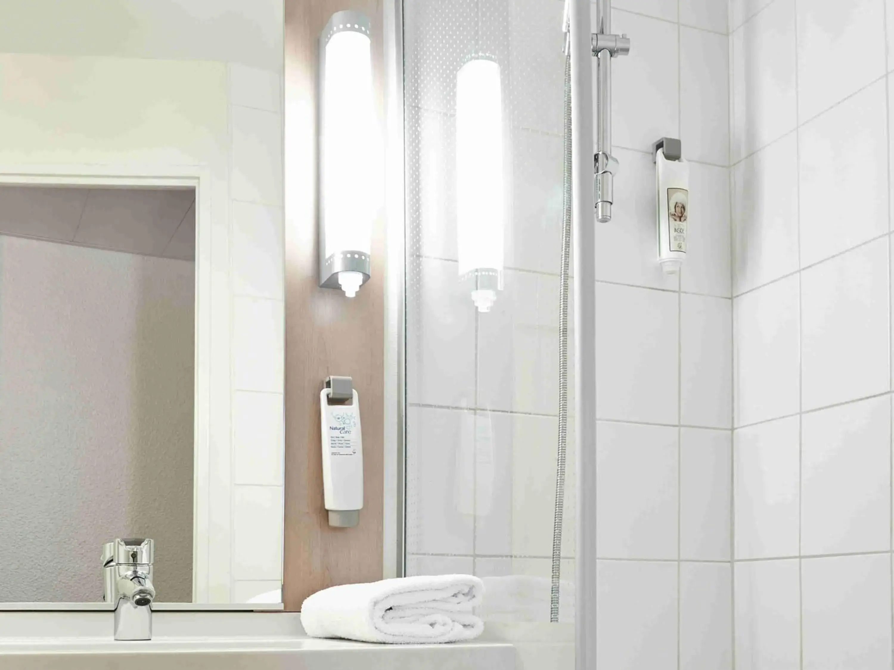 Bedroom in ibis Paris Porte D'Orleans Bedroom in ibis Paris Porte D'Orleans