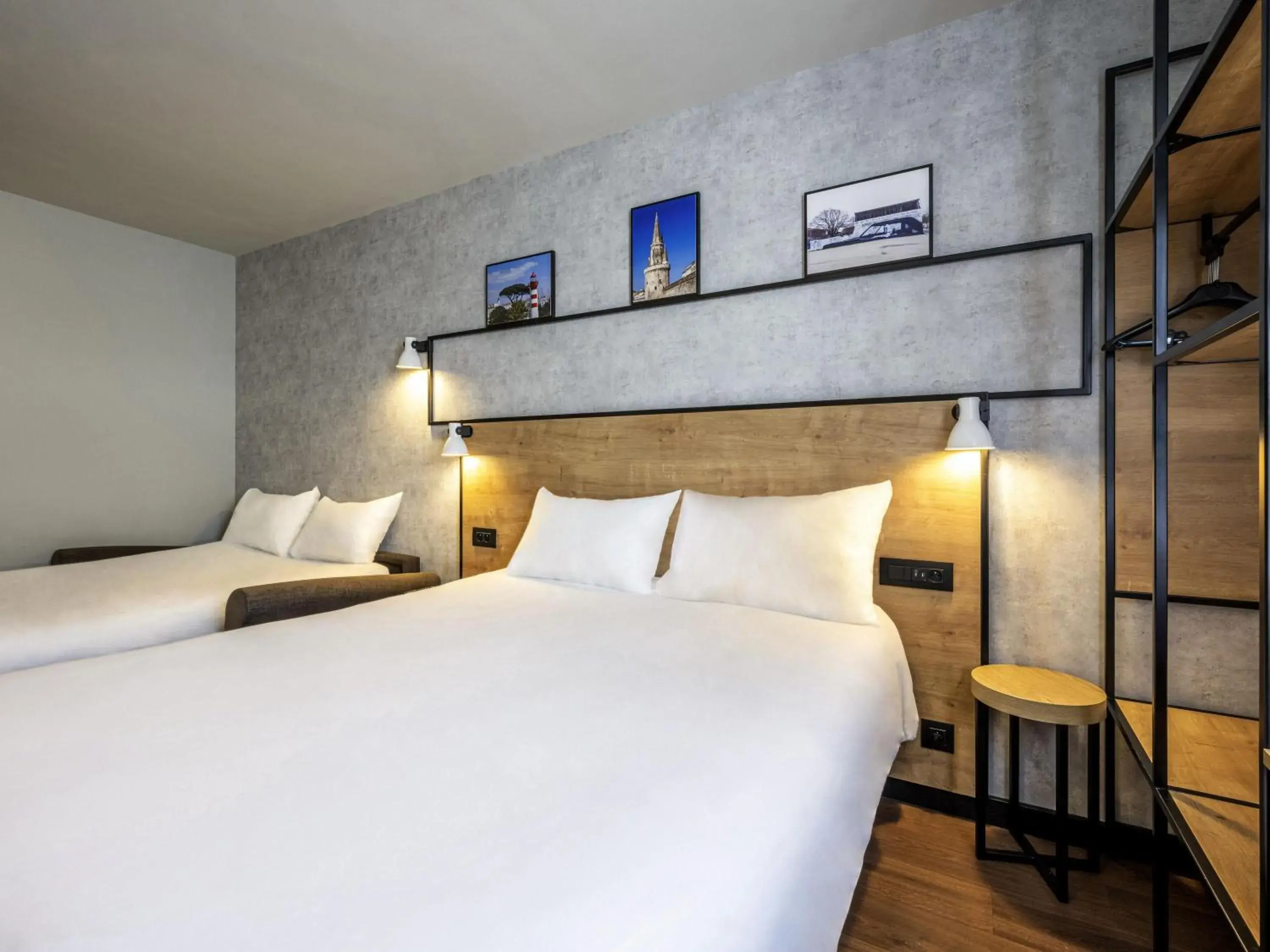 Bedroom, Bed in IBIS La Rochelle Vieux Port Centre Bedroom, Bed in IBIS La Rochelle Vieux Port Centre