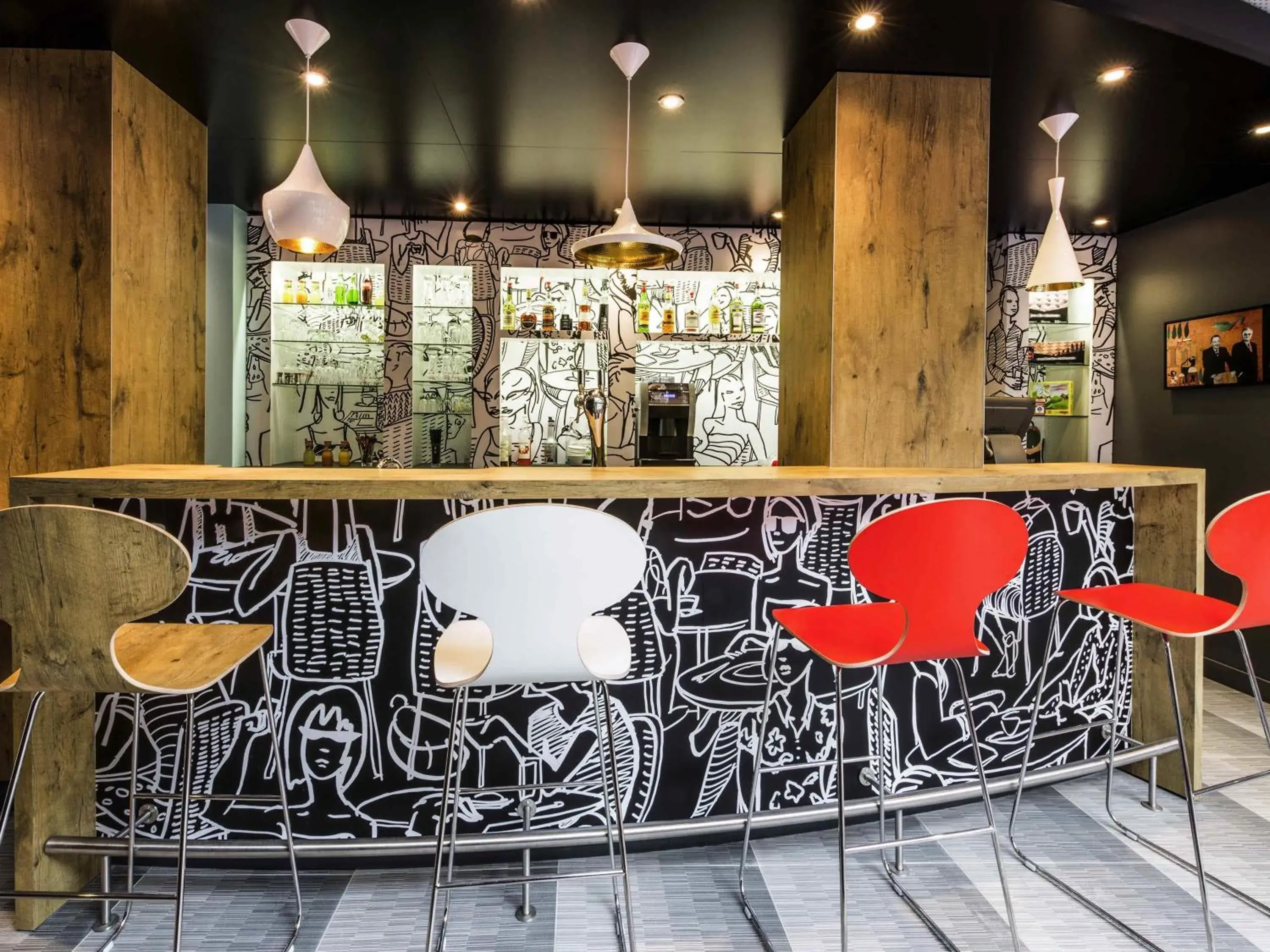 Lounge or bar in IBIS La Rochelle Vieux Port Centre Lounge or bar in IBIS La Rochelle Vieux Port Centre