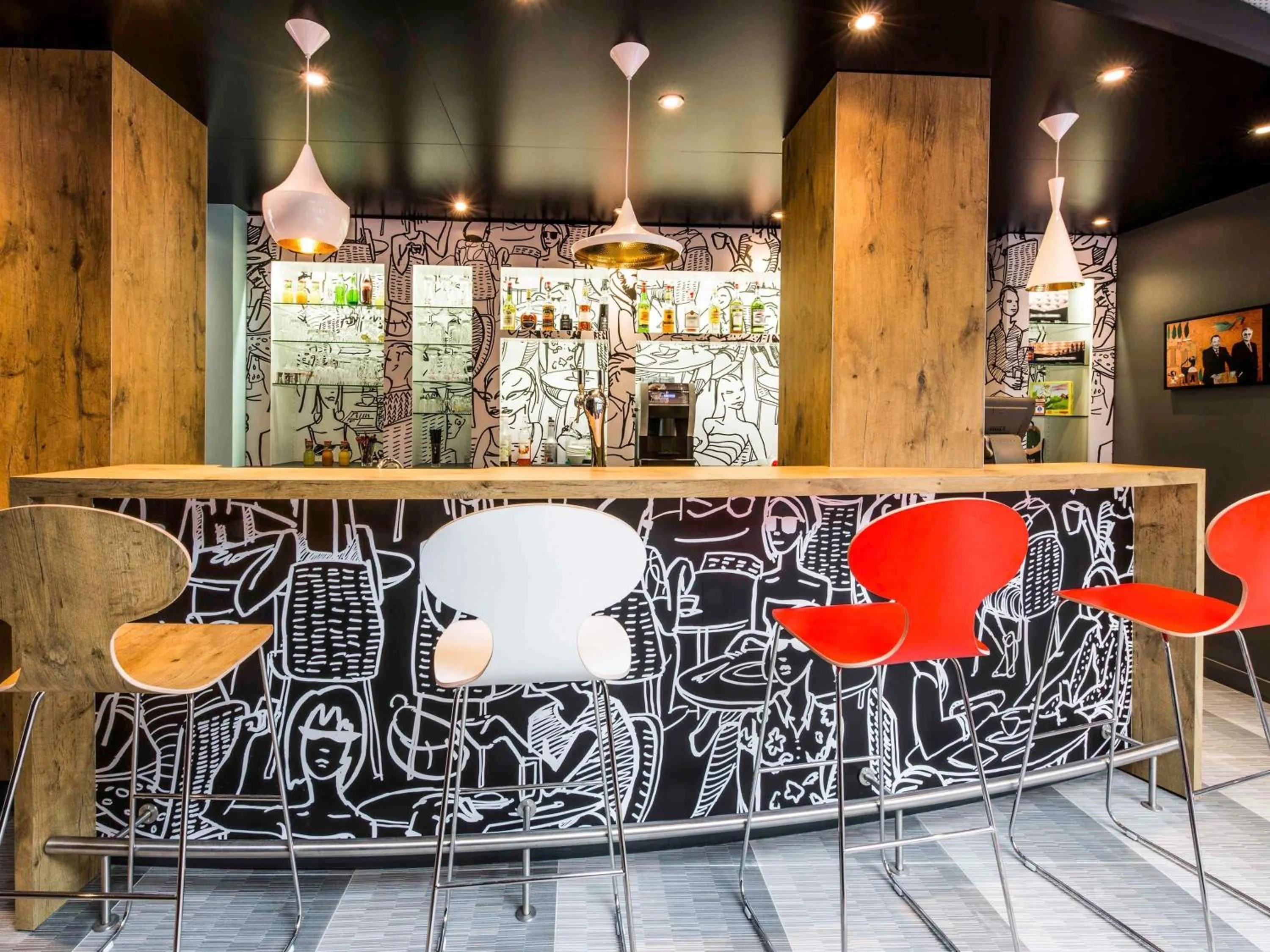 Property building in IBIS La Rochelle Vieux Port Centre