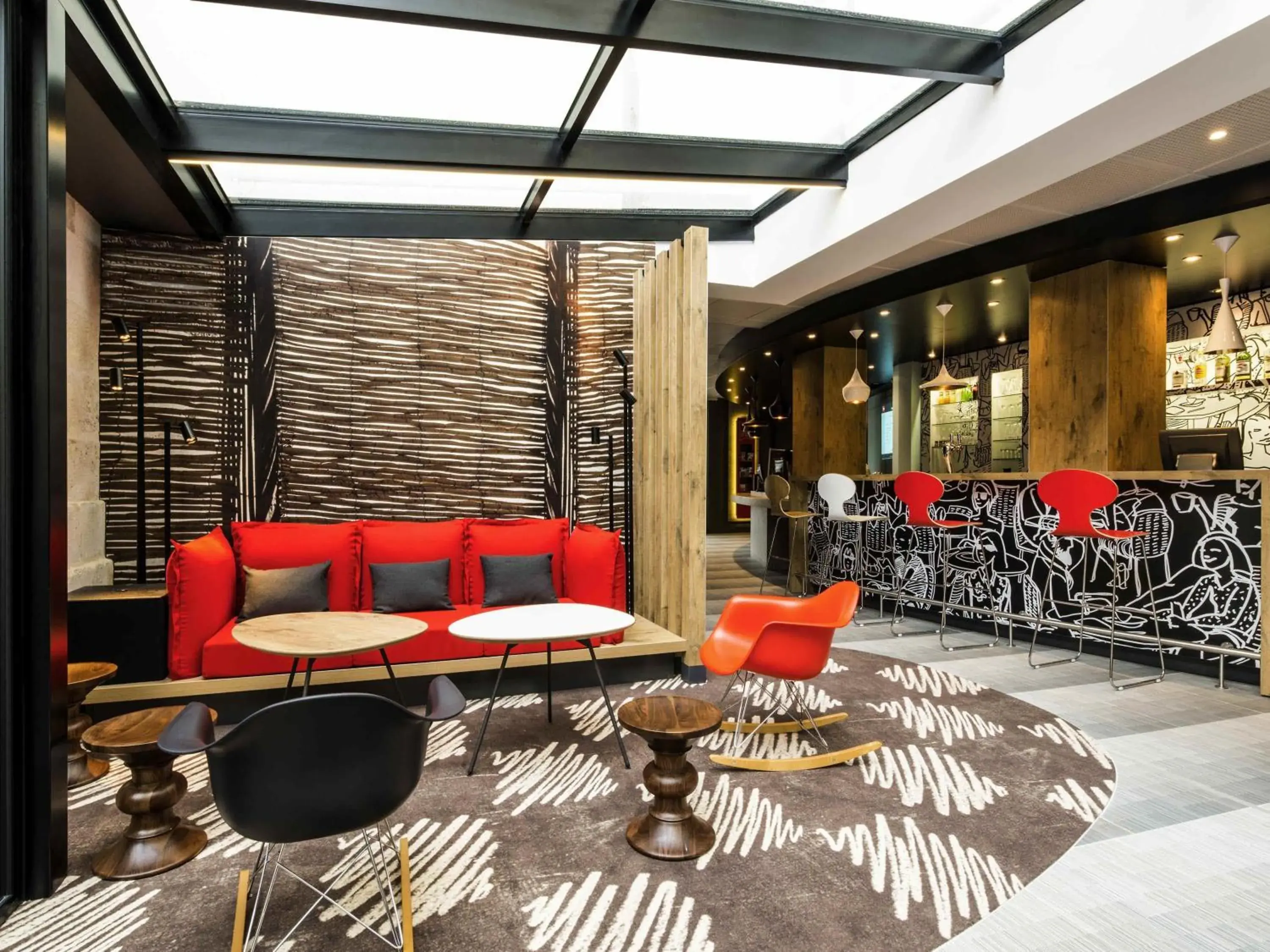 Lounge or bar in IBIS La Rochelle Vieux Port Centre Lounge or bar in IBIS La Rochelle Vieux Port Centre