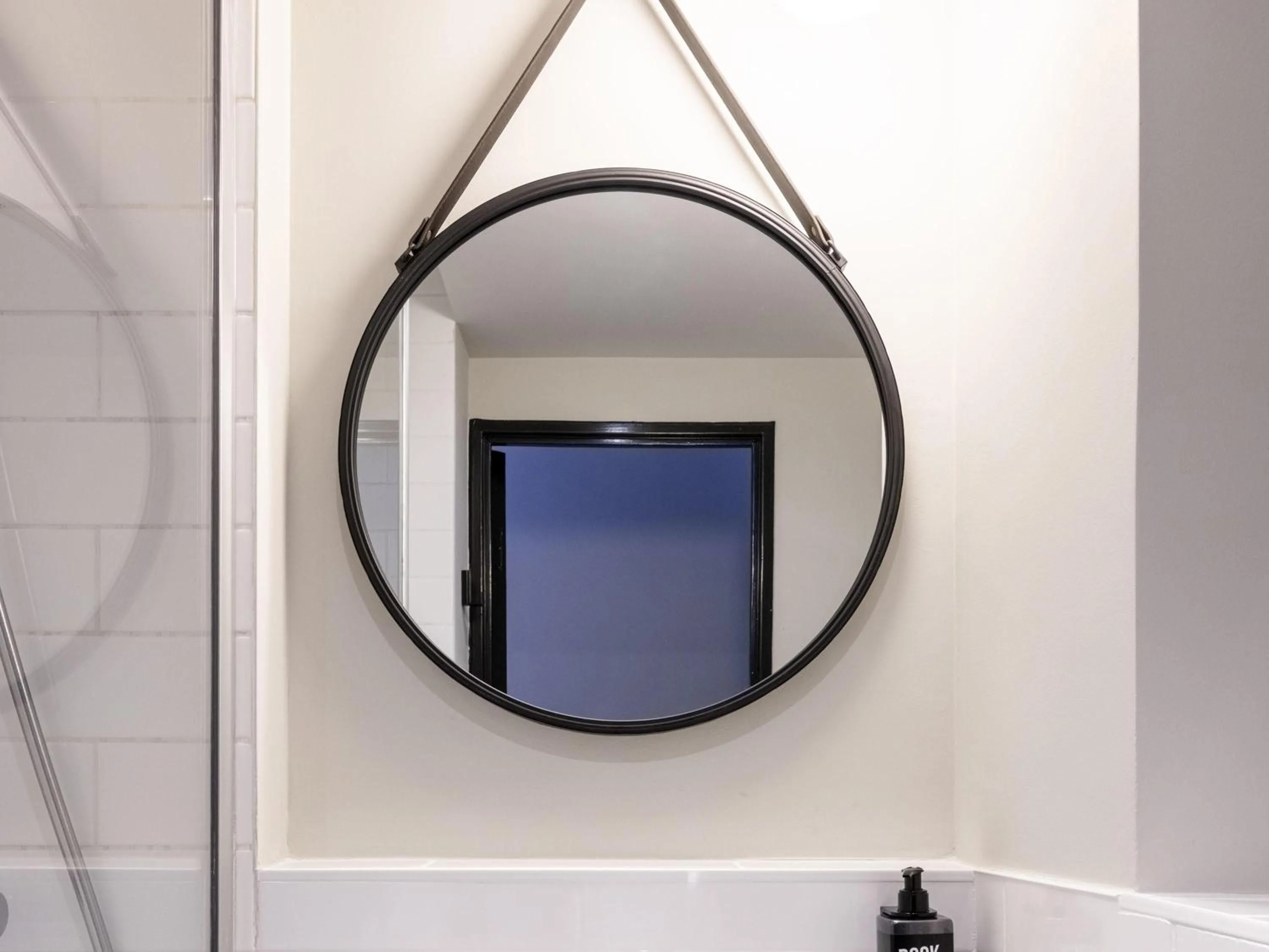 Bedroom in IBIS La Rochelle Vieux Port Centre