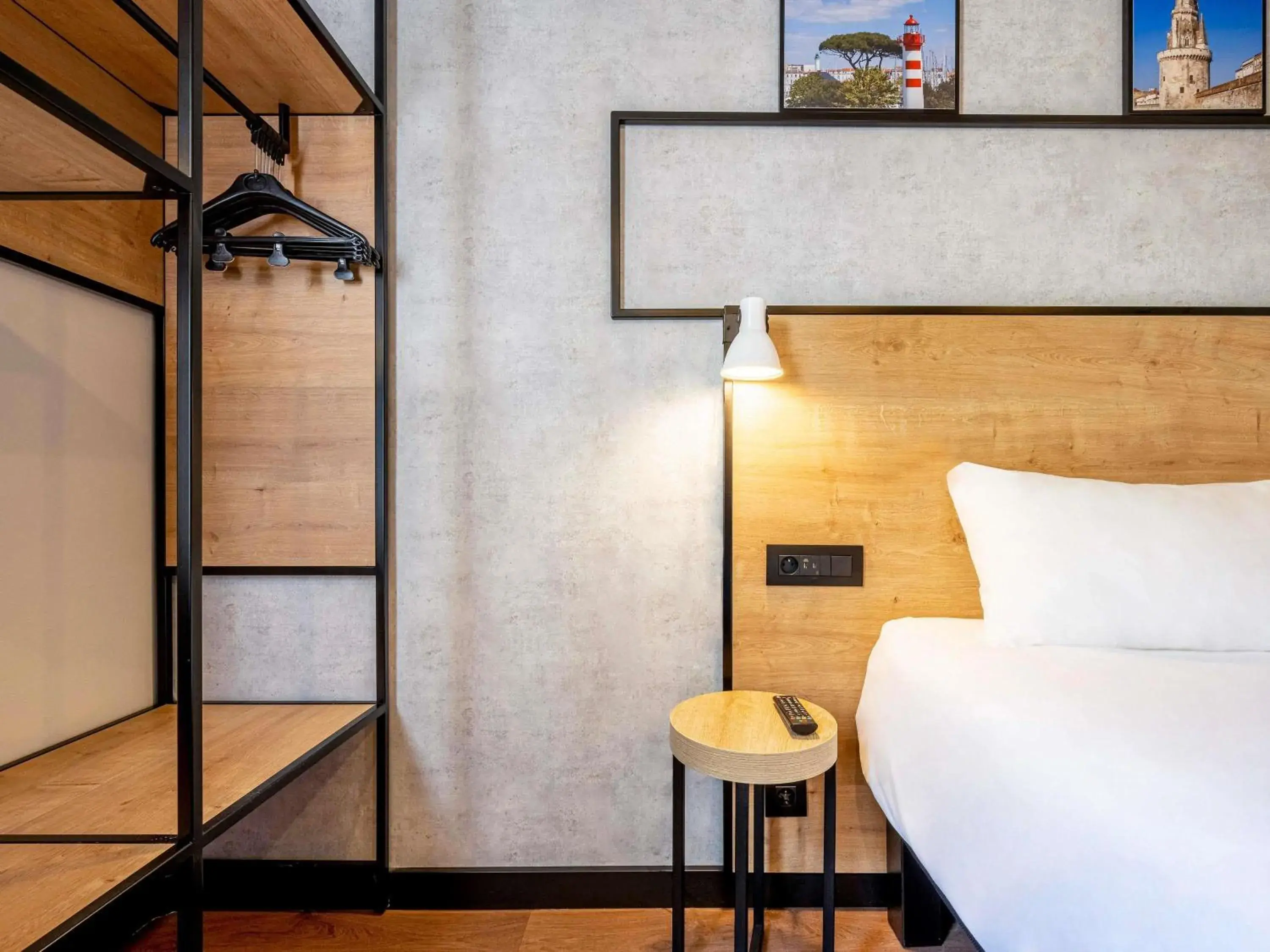 Bedroom, Bed in IBIS La Rochelle Vieux Port Centre Bedroom, Bed in IBIS La Rochelle Vieux Port Centre