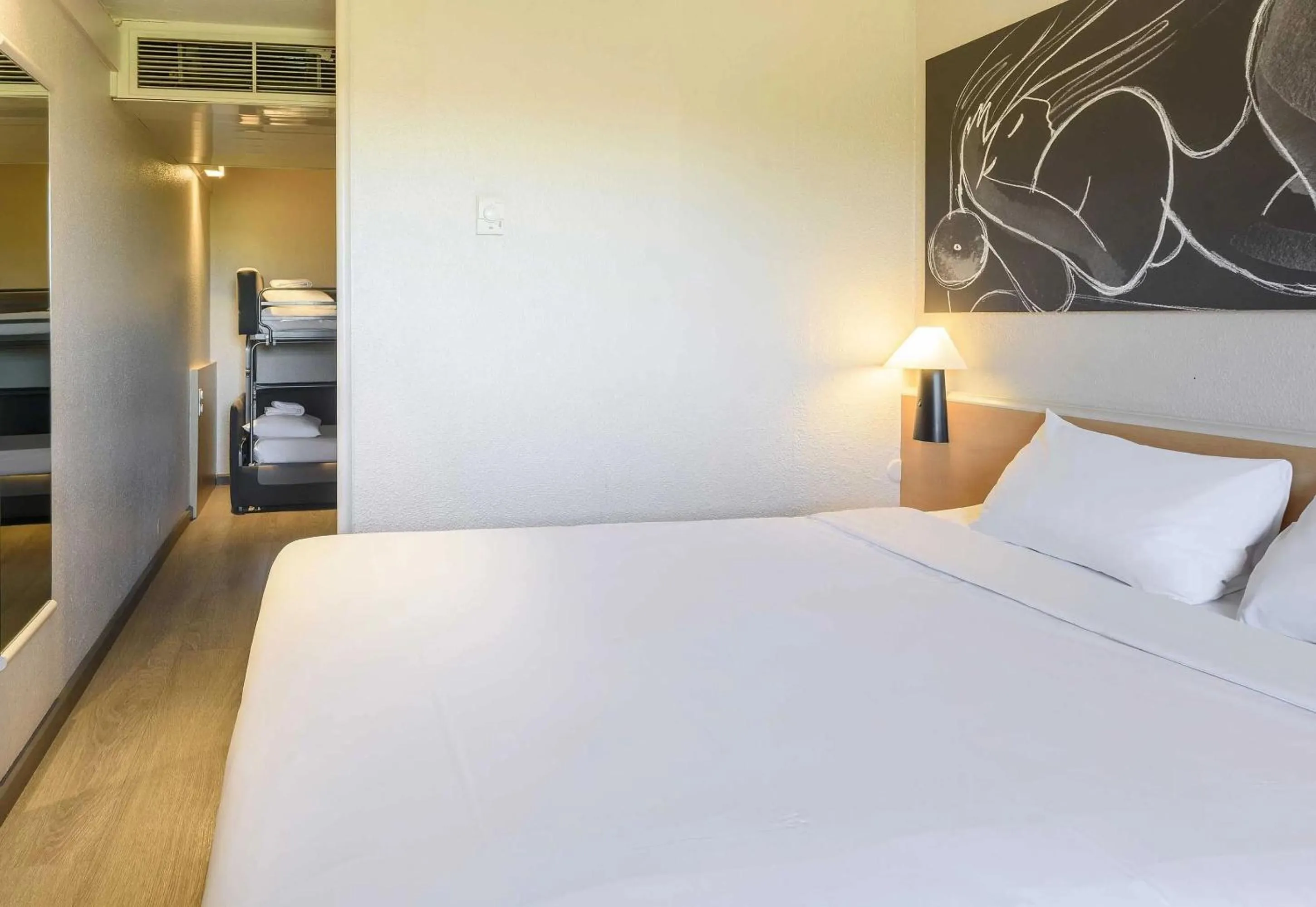 Bedroom, Bed in B&B HOTEL Toulouse Université 3 étoiles