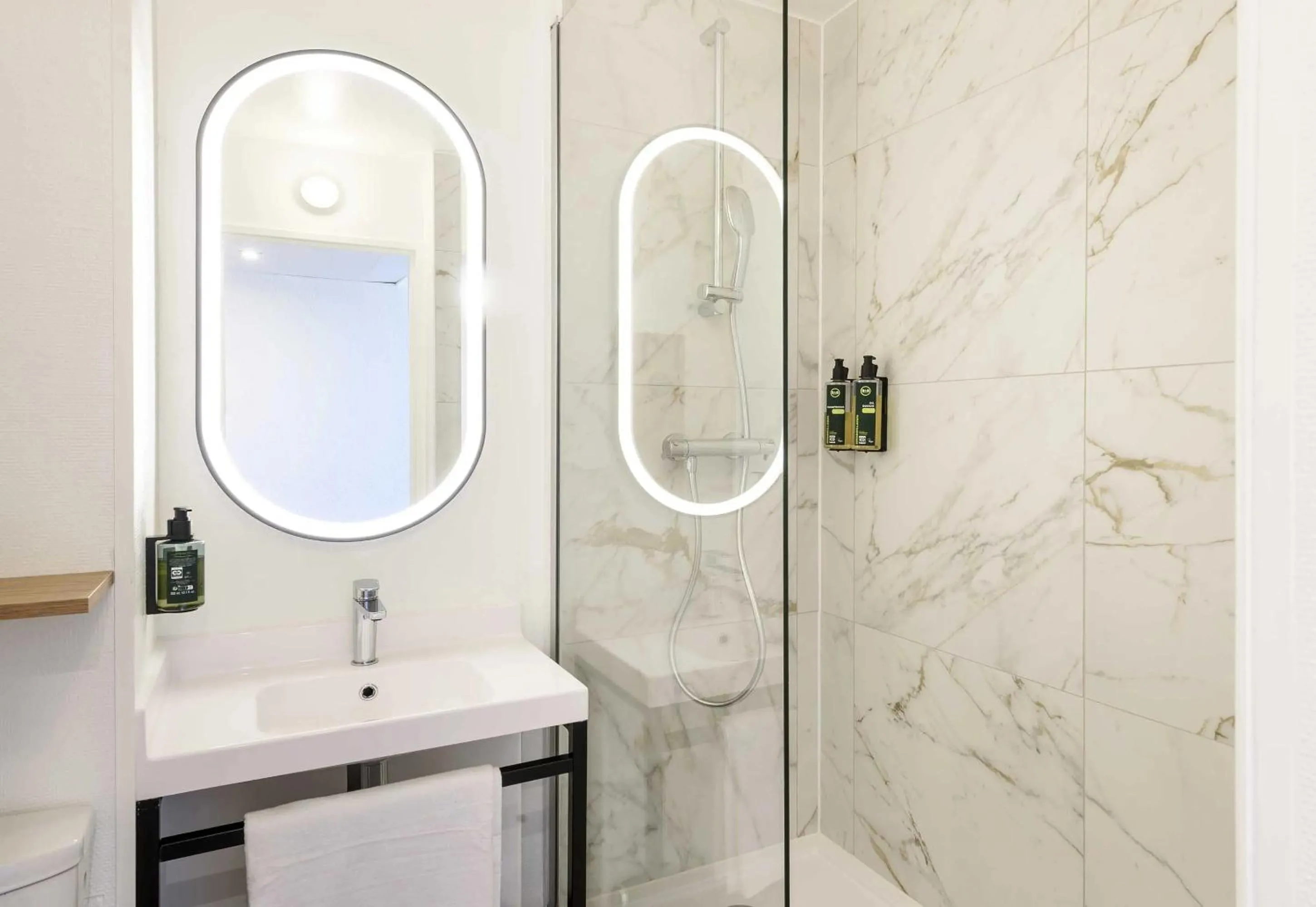 Bathroom in B&B HOTEL Toulouse Université 3 étoiles