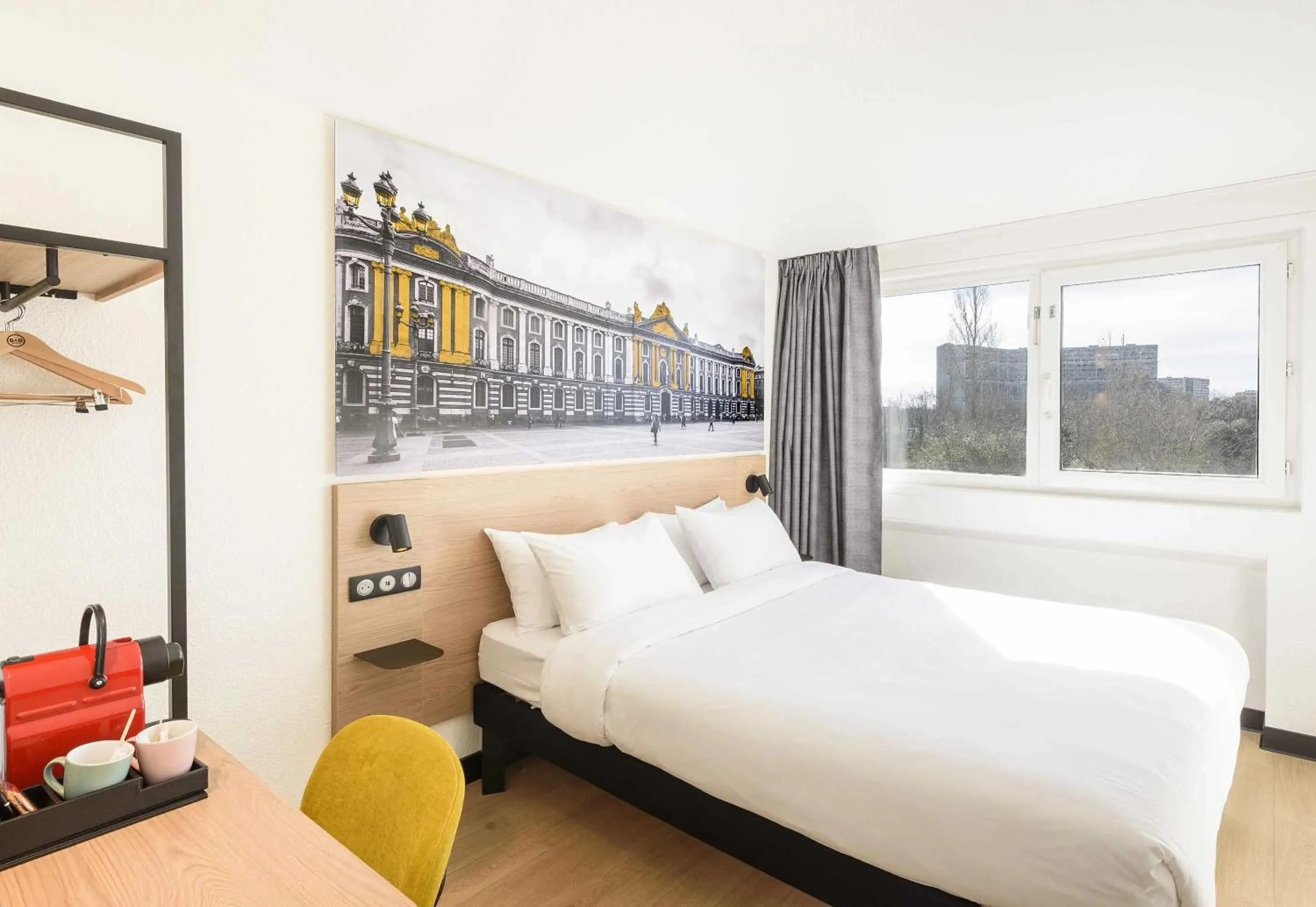 Bedroom, Bed in B&B HOTEL Toulouse Université 3 étoiles