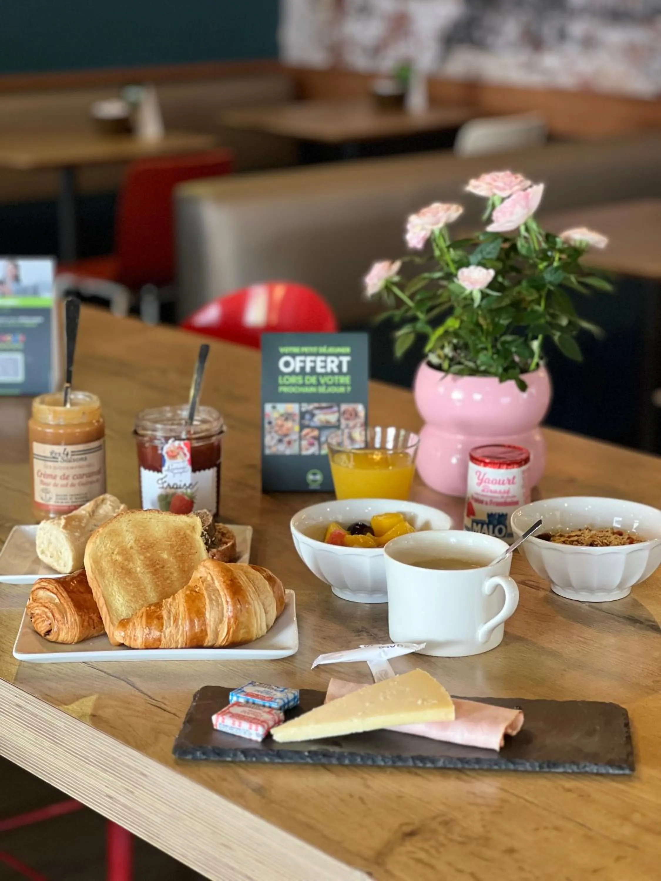 Breakfast in B&B HOTEL Toulouse Université 3 étoiles