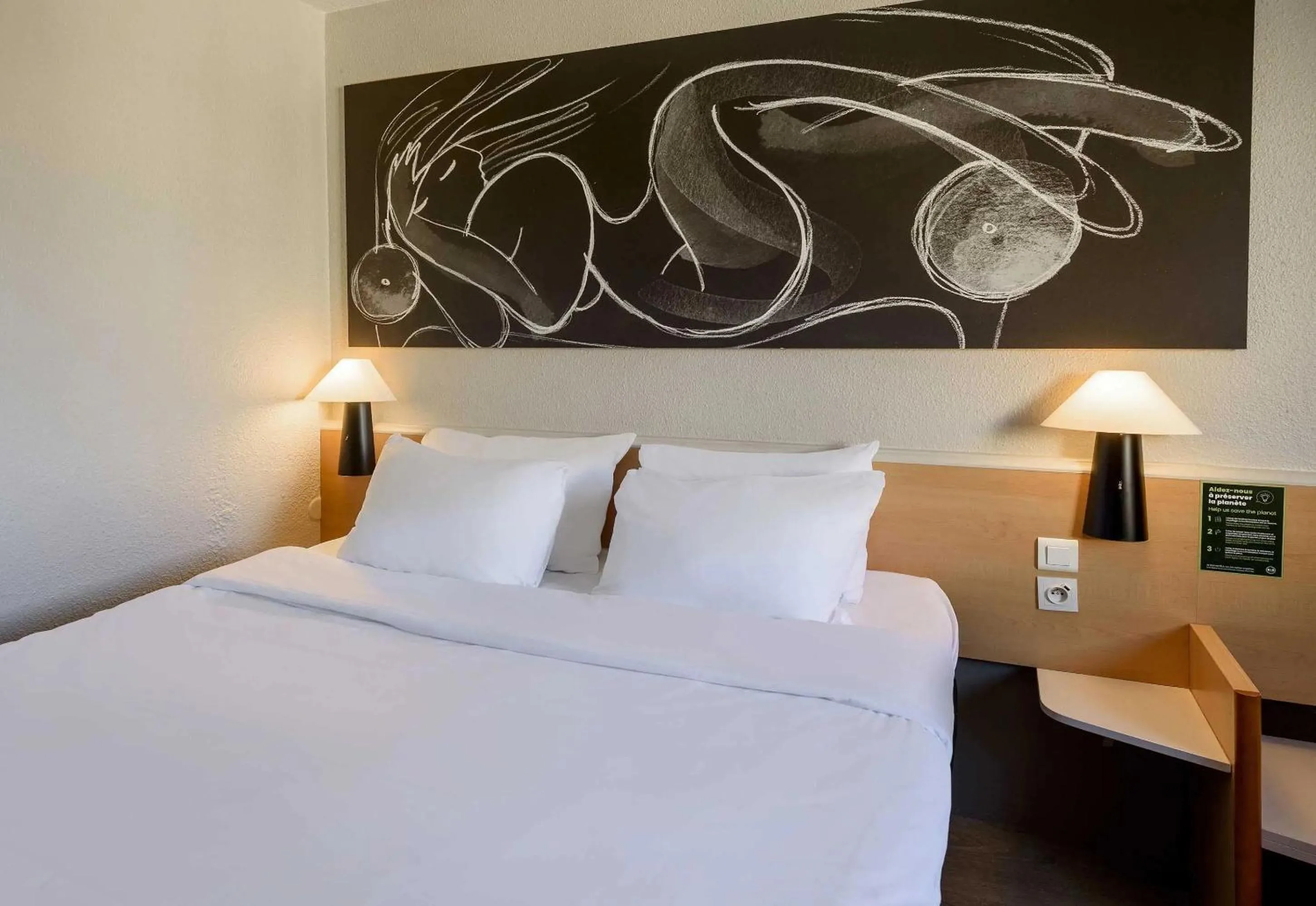 Bedroom, Bed in B&B HOTEL Toulouse Université 3 étoiles