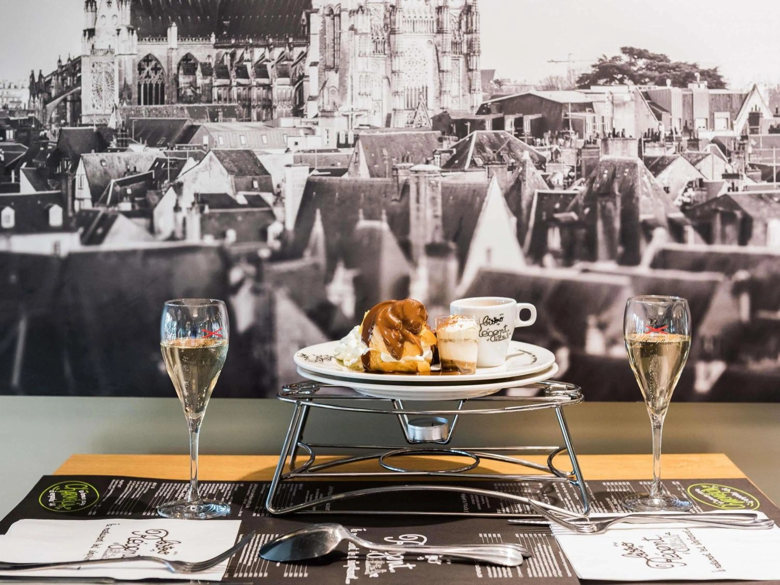 Restaurant/places to eat in ibis Tours Nord