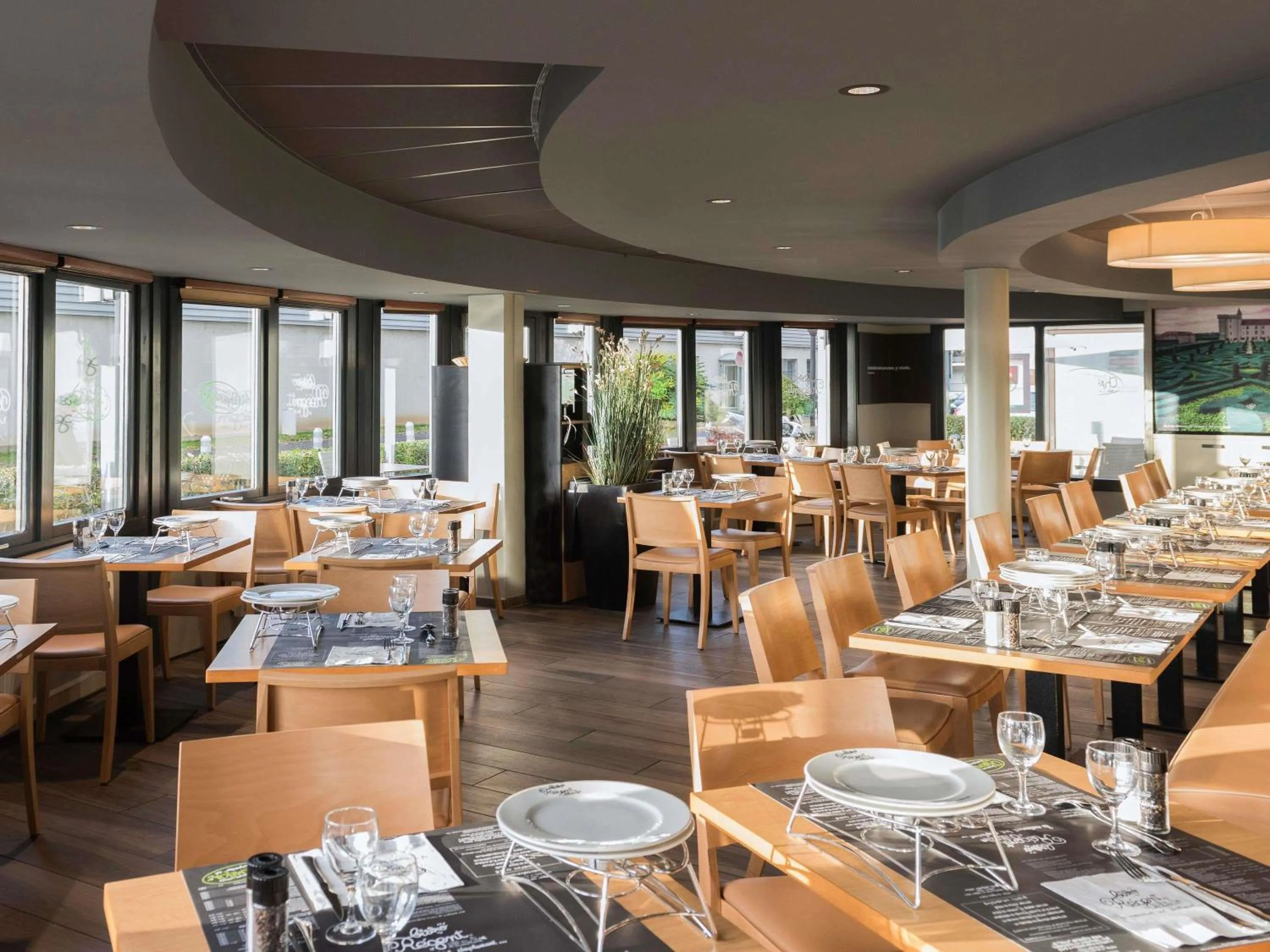 Restaurant/places to eat in ibis Tours Nord