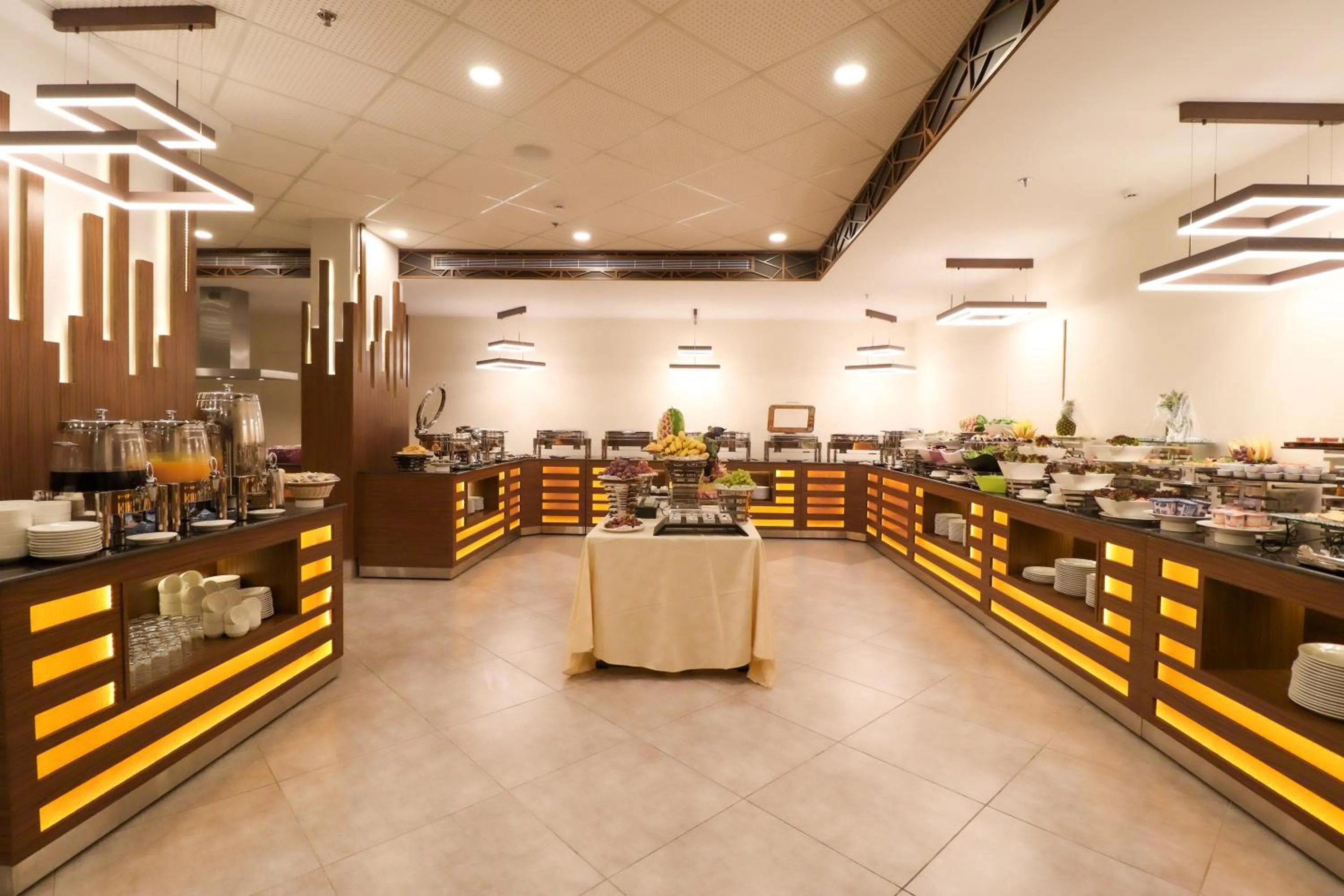 Restaurant/places to eat in Diamond Tower Hotel