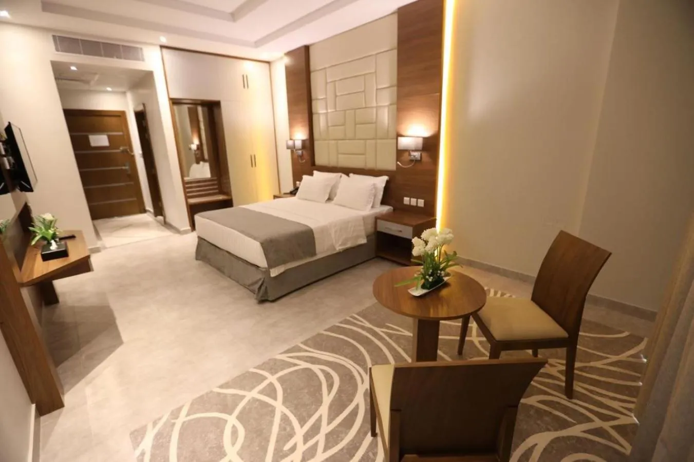 Photo of the whole room, Bed in Diamond Tower Hotel