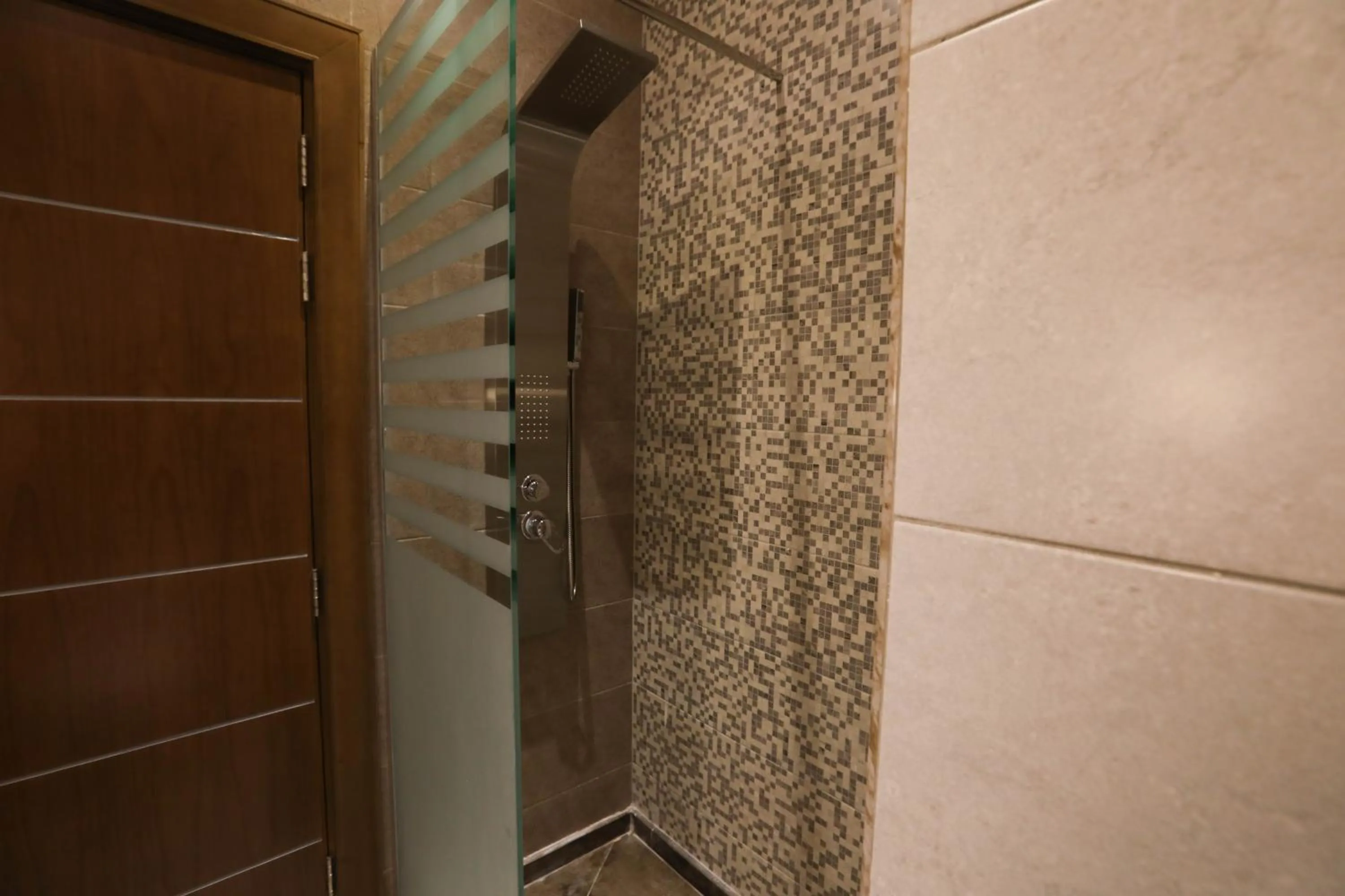 Toilet in Diamond Tower Hotel