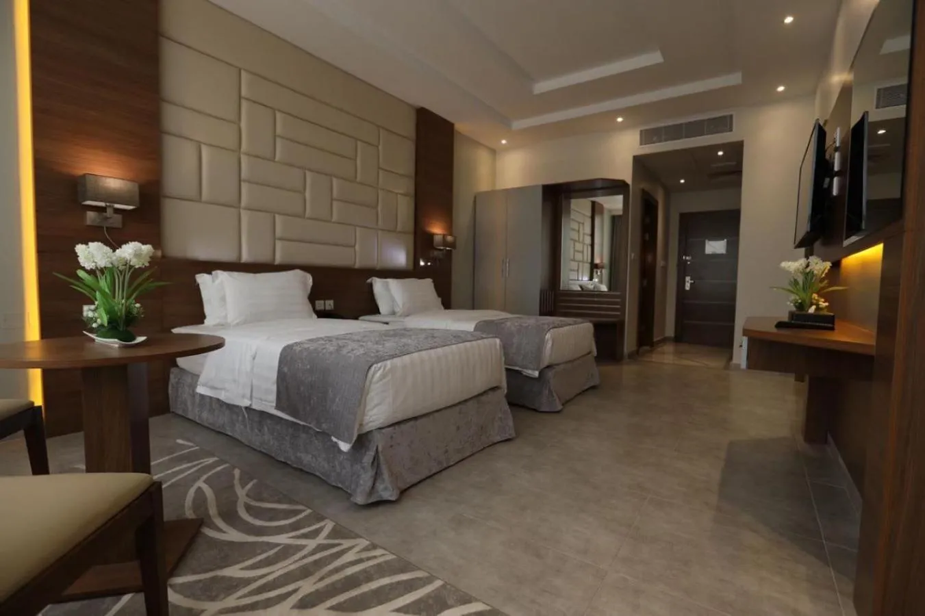 Photo of the whole room, Bed in Diamond Tower Hotel