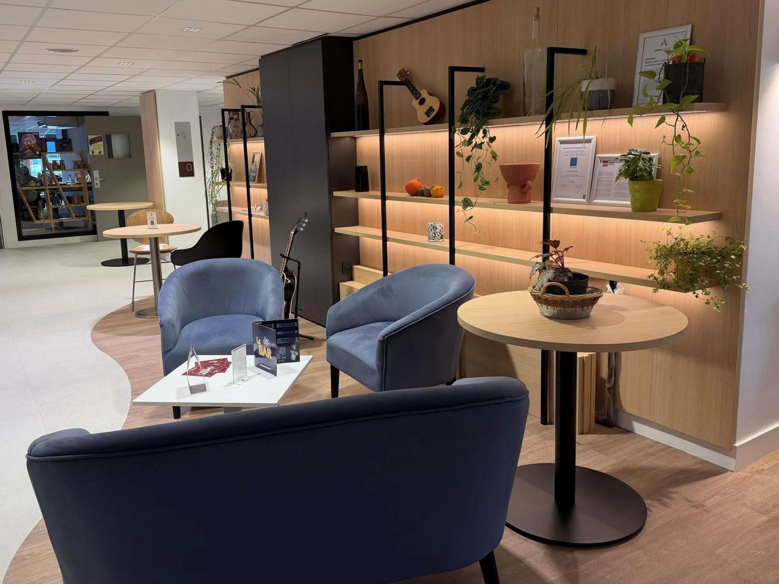 Lounge or bar in ibis Rennes Beaulieu