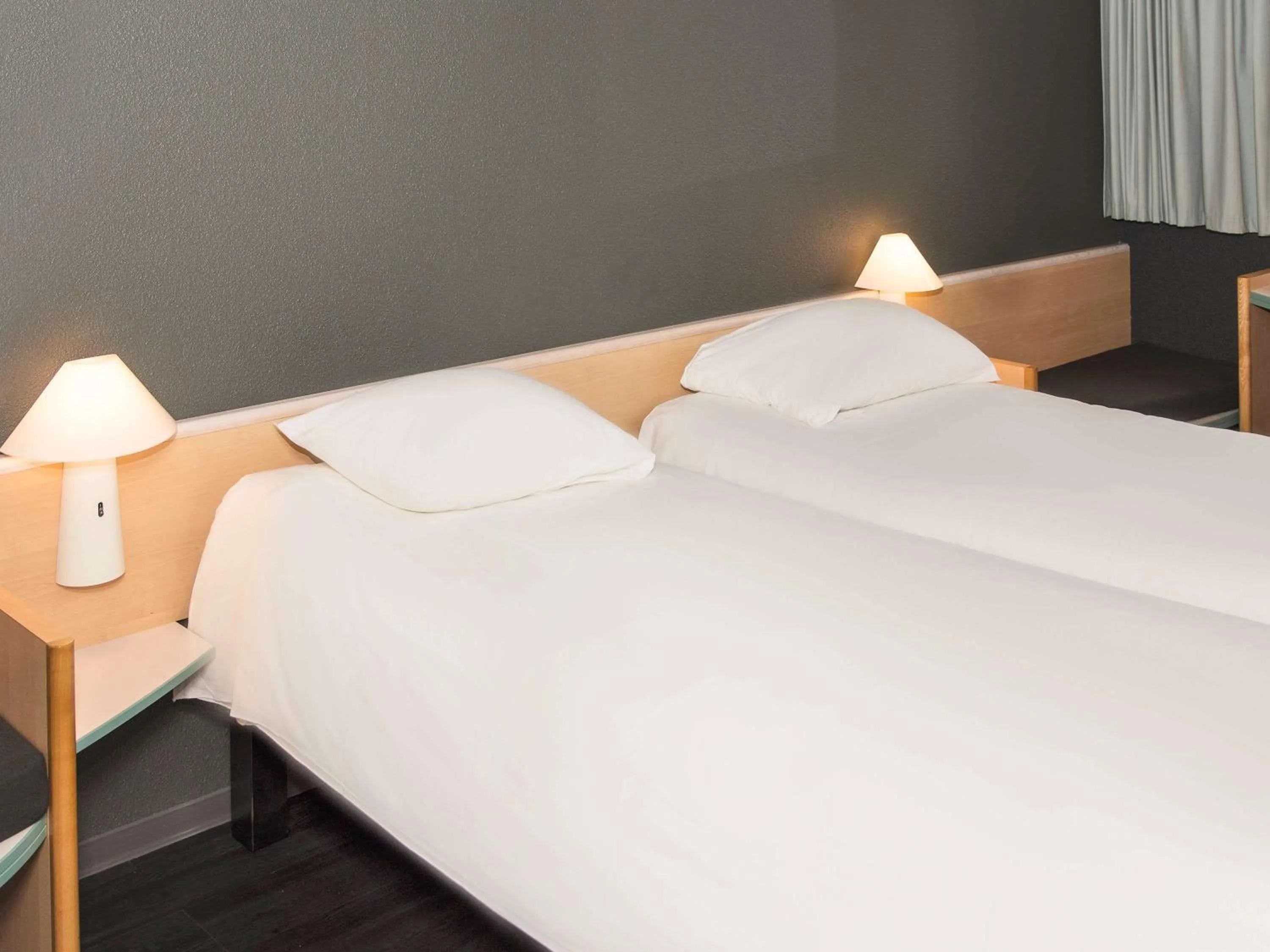 Photo of the whole room, Bed in ibis Rennes Beaulieu