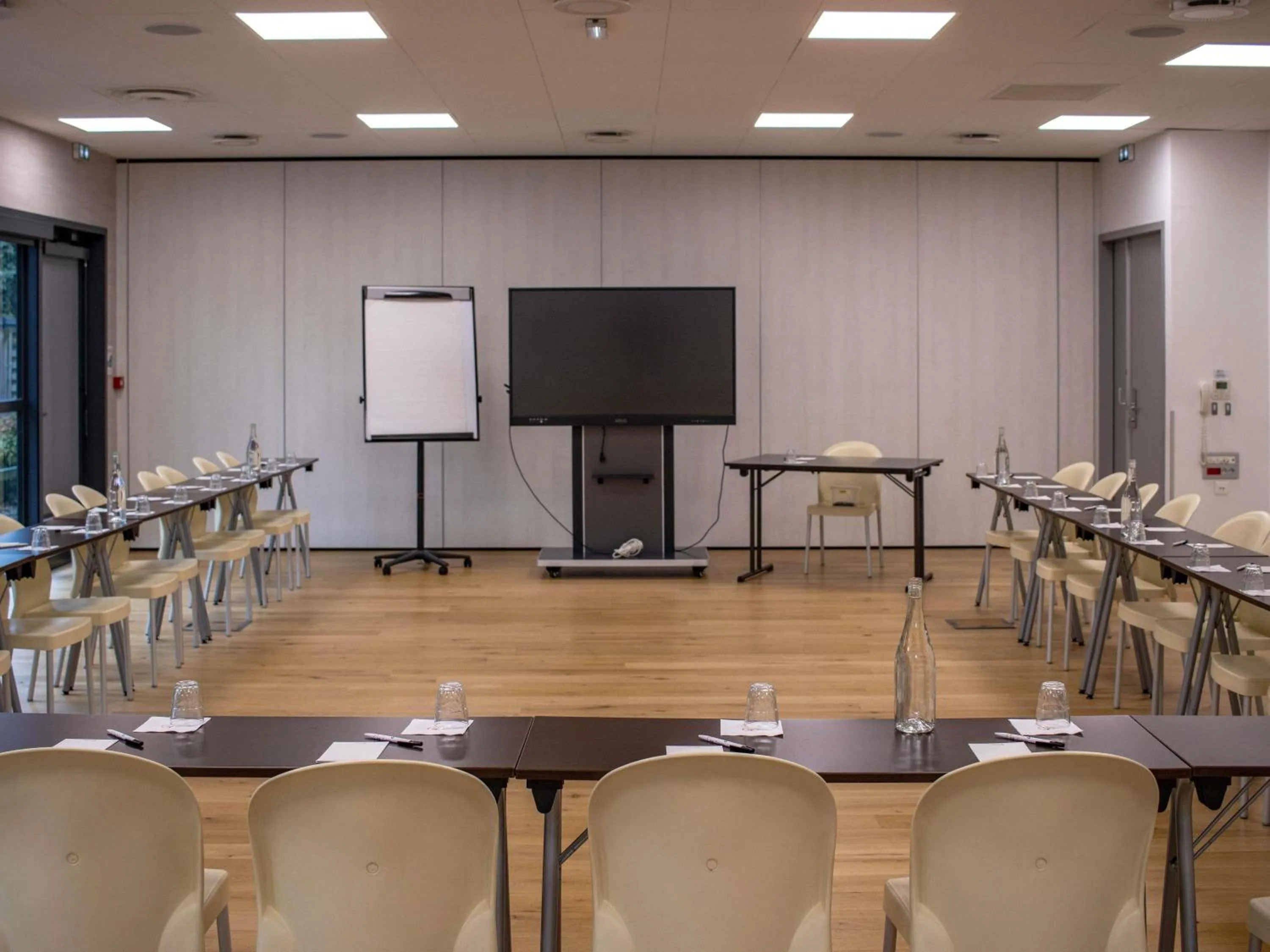 Meeting/conference room in ibis Rennes Beaulieu