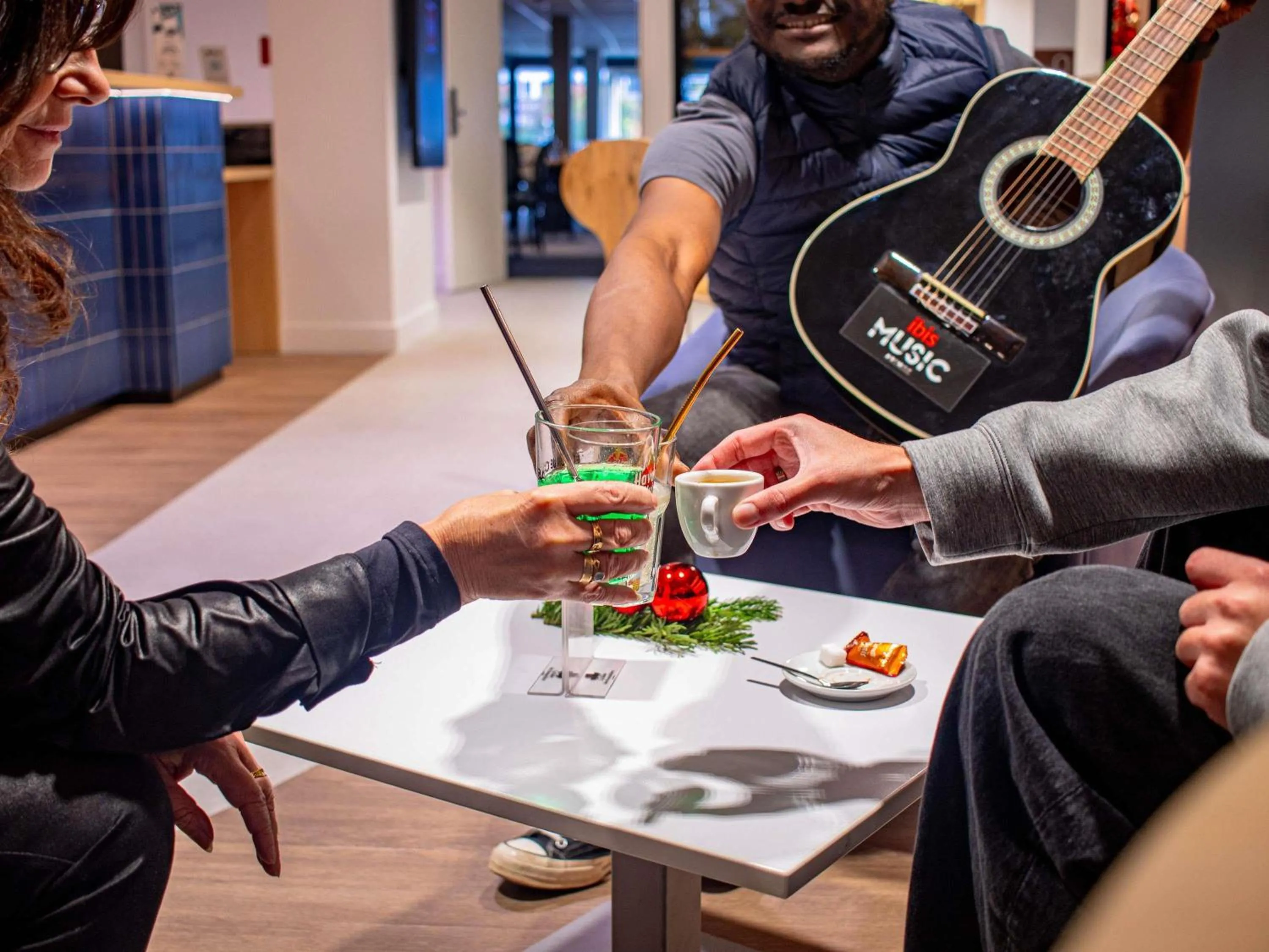 Lounge or bar in ibis Rennes Beaulieu