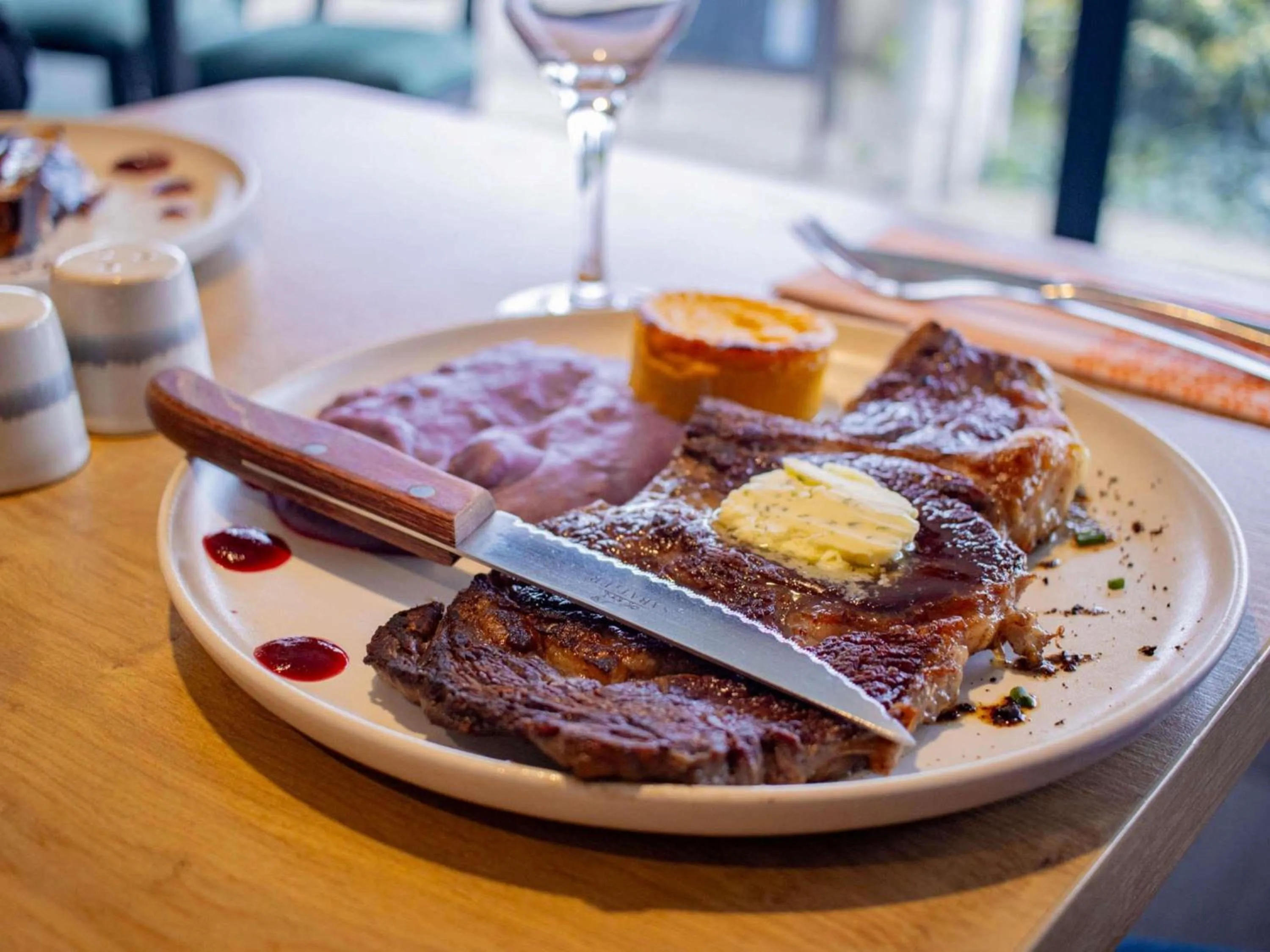 Restaurant/places to eat in ibis Rennes Beaulieu