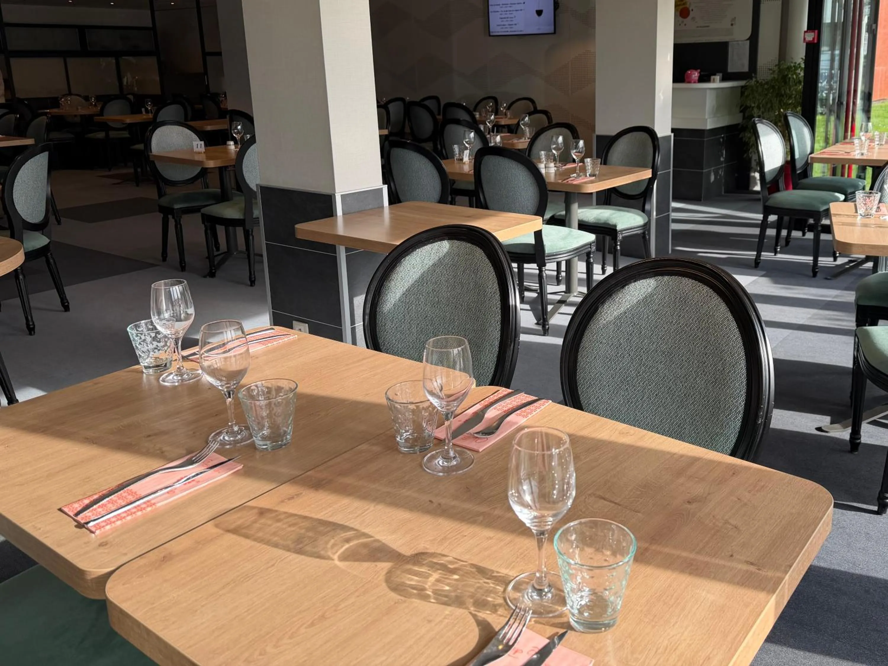 Restaurant/places to eat in ibis Rennes Beaulieu