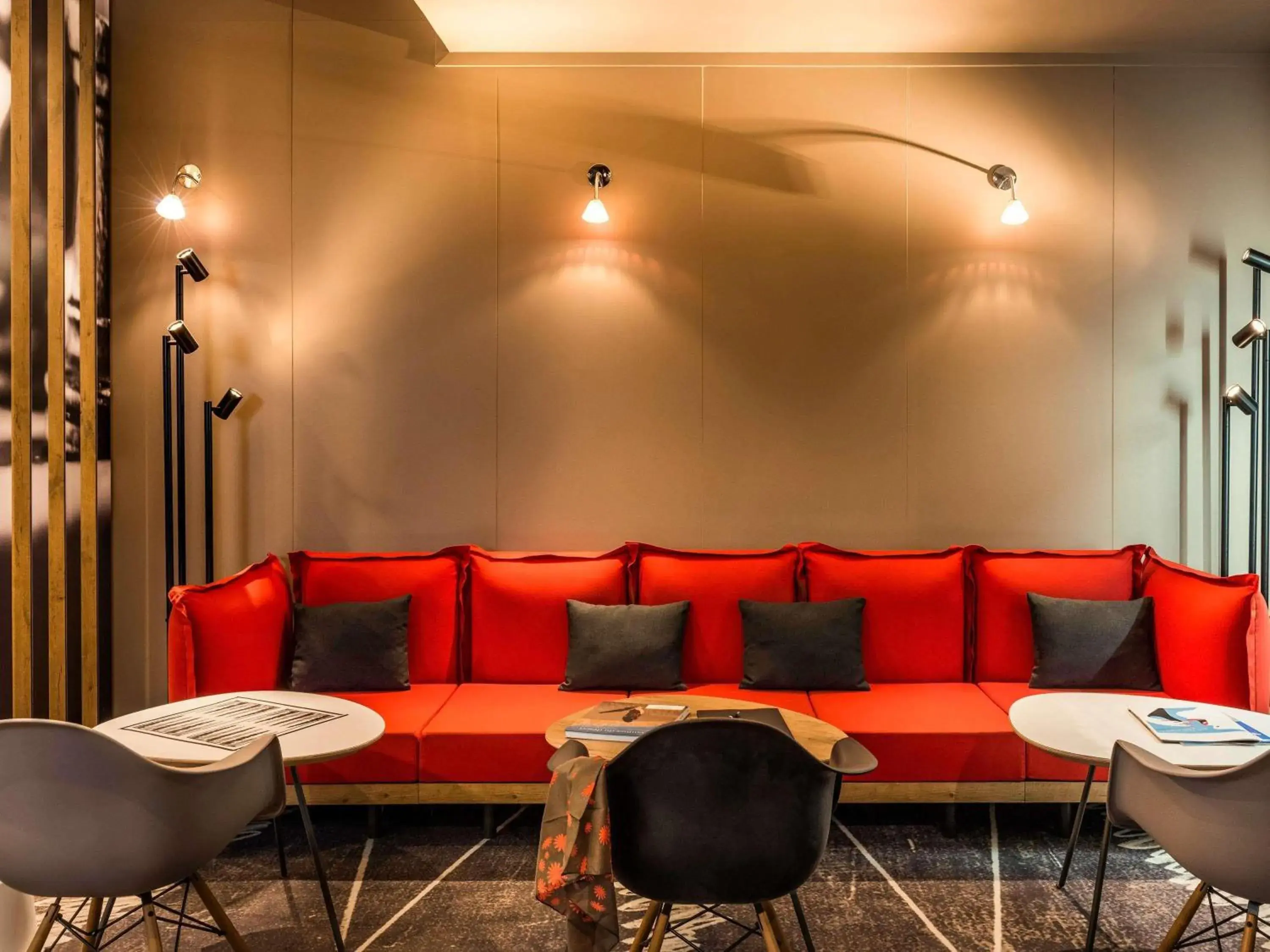 Lounge or bar in ibis Paris Montmartre Sacré-Coeur Lounge or bar in ibis Paris Montmartre Sacré-Coeur