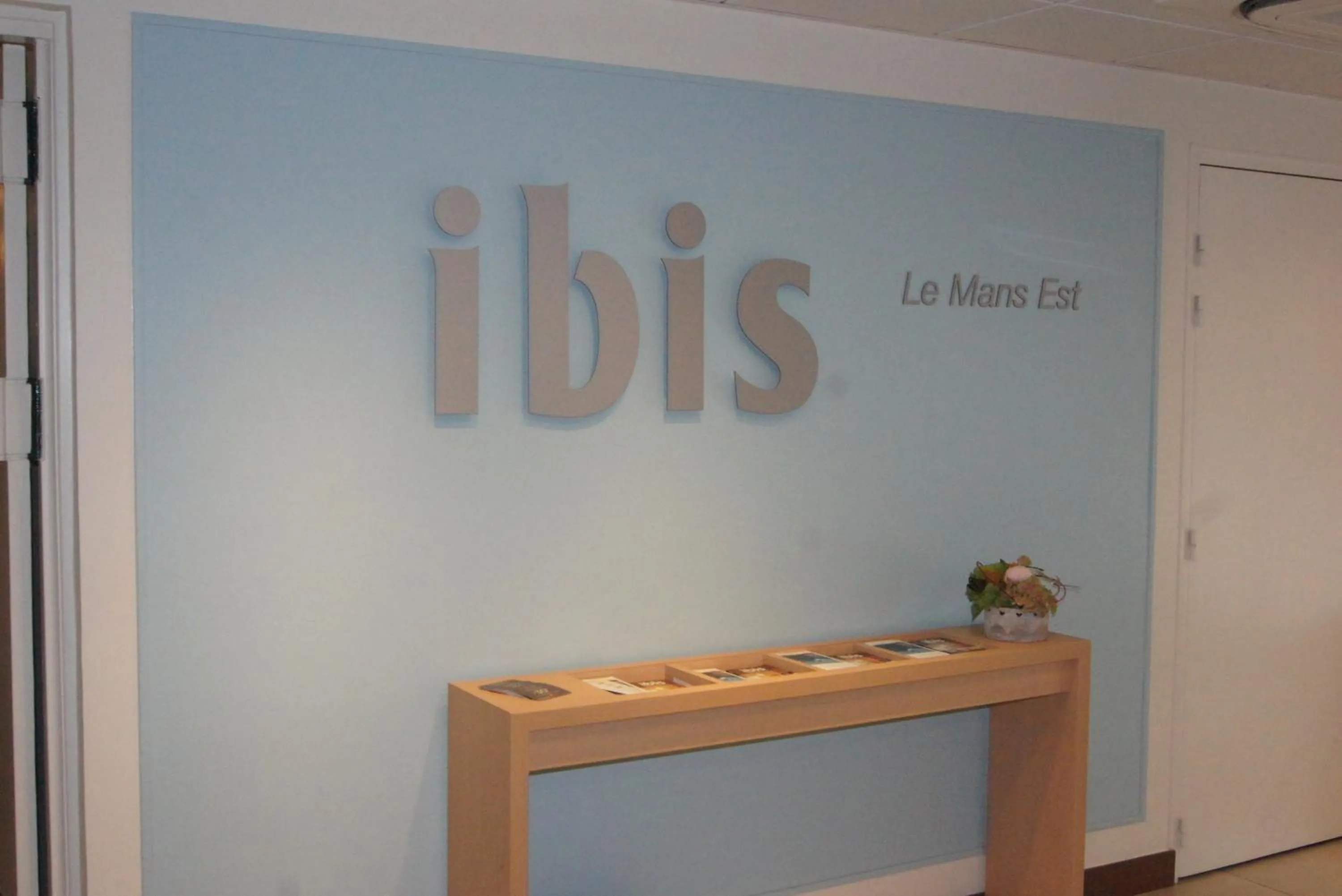 Lobby or reception in ibis Le Mans Est Pontlieue
