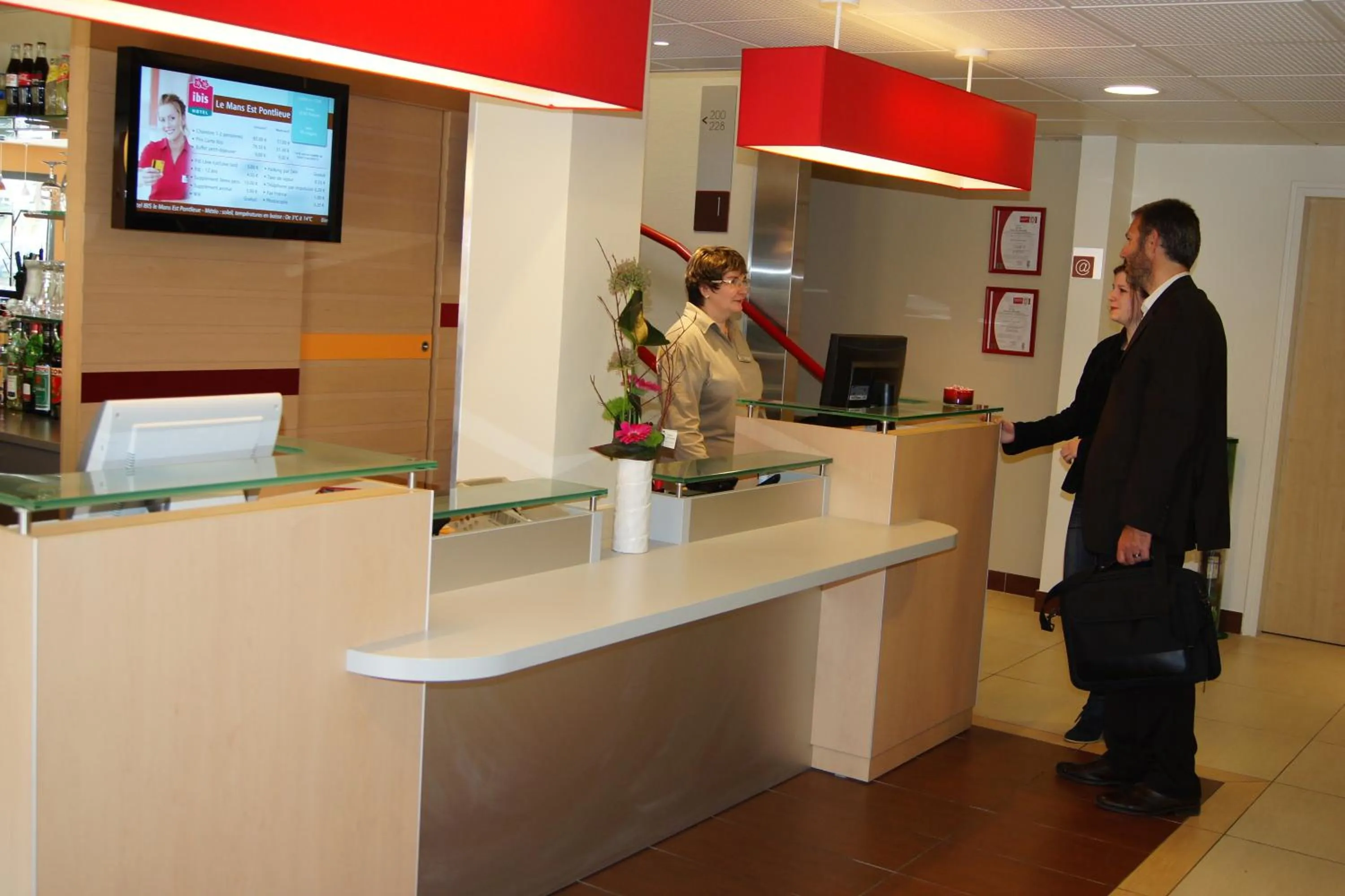 Lobby or reception in ibis Le Mans Est Pontlieue