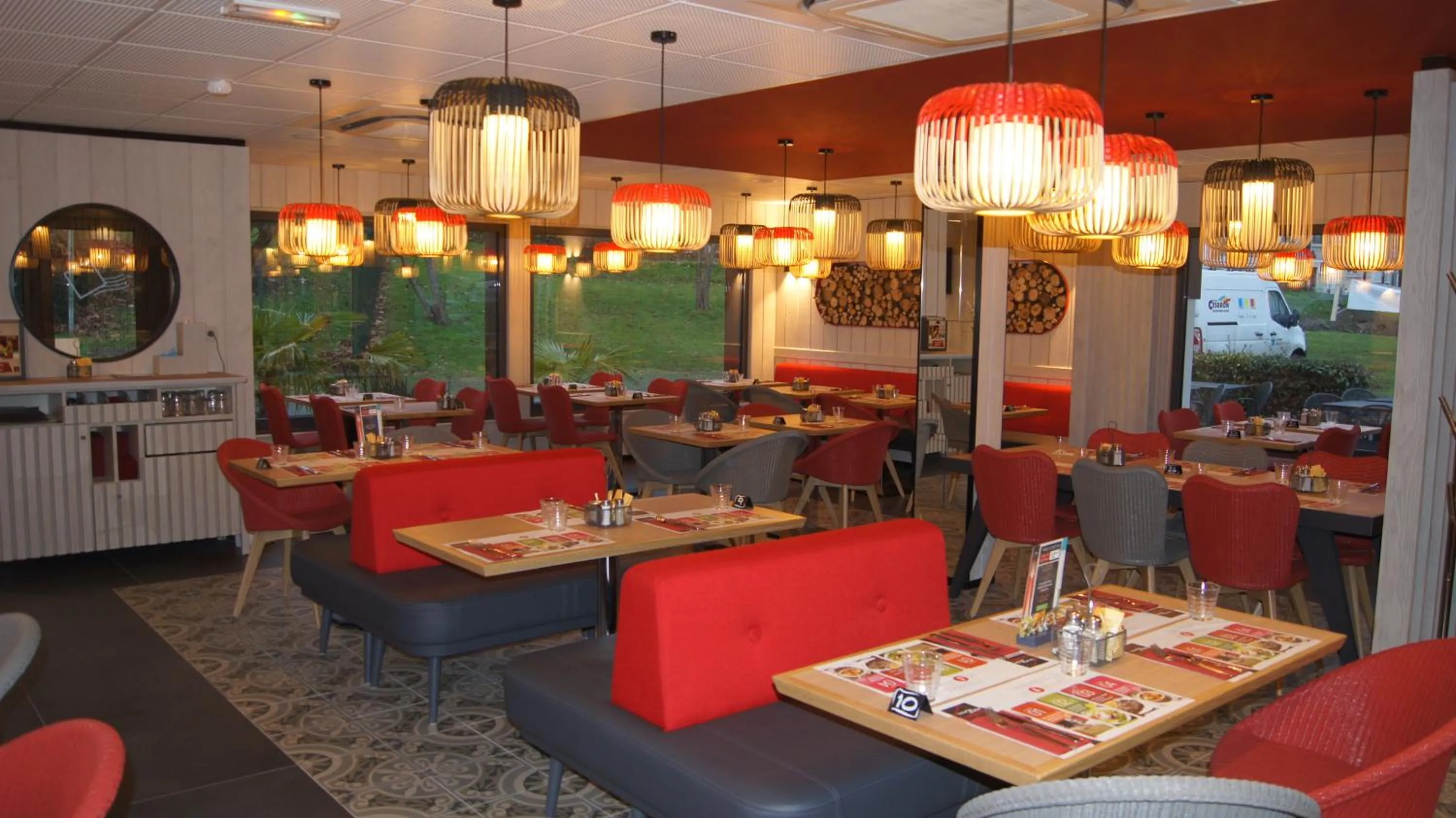 Restaurant/places to eat in ibis Le Mans Est Pontlieue